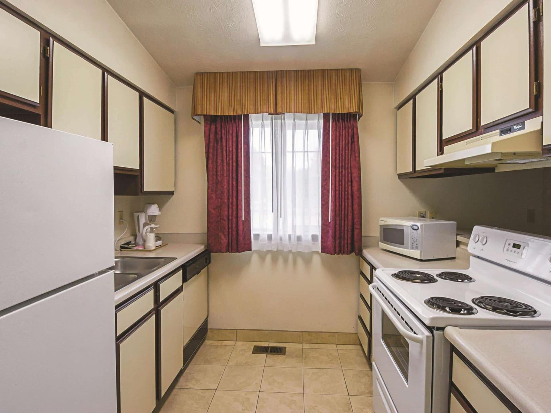 La Quinta by Wyndham Woodburn gallery photo in Woodburn, OR — image 7