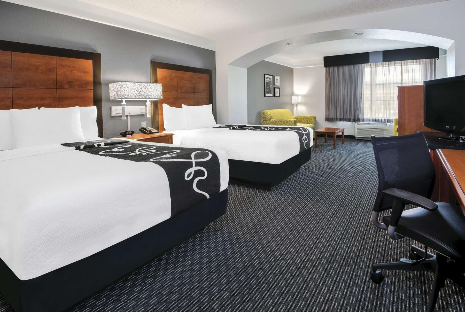 La Quinta Inn & Suites by Wyndham San Antonio Riverwalk gallery photo in San Antonio, TX — image 44