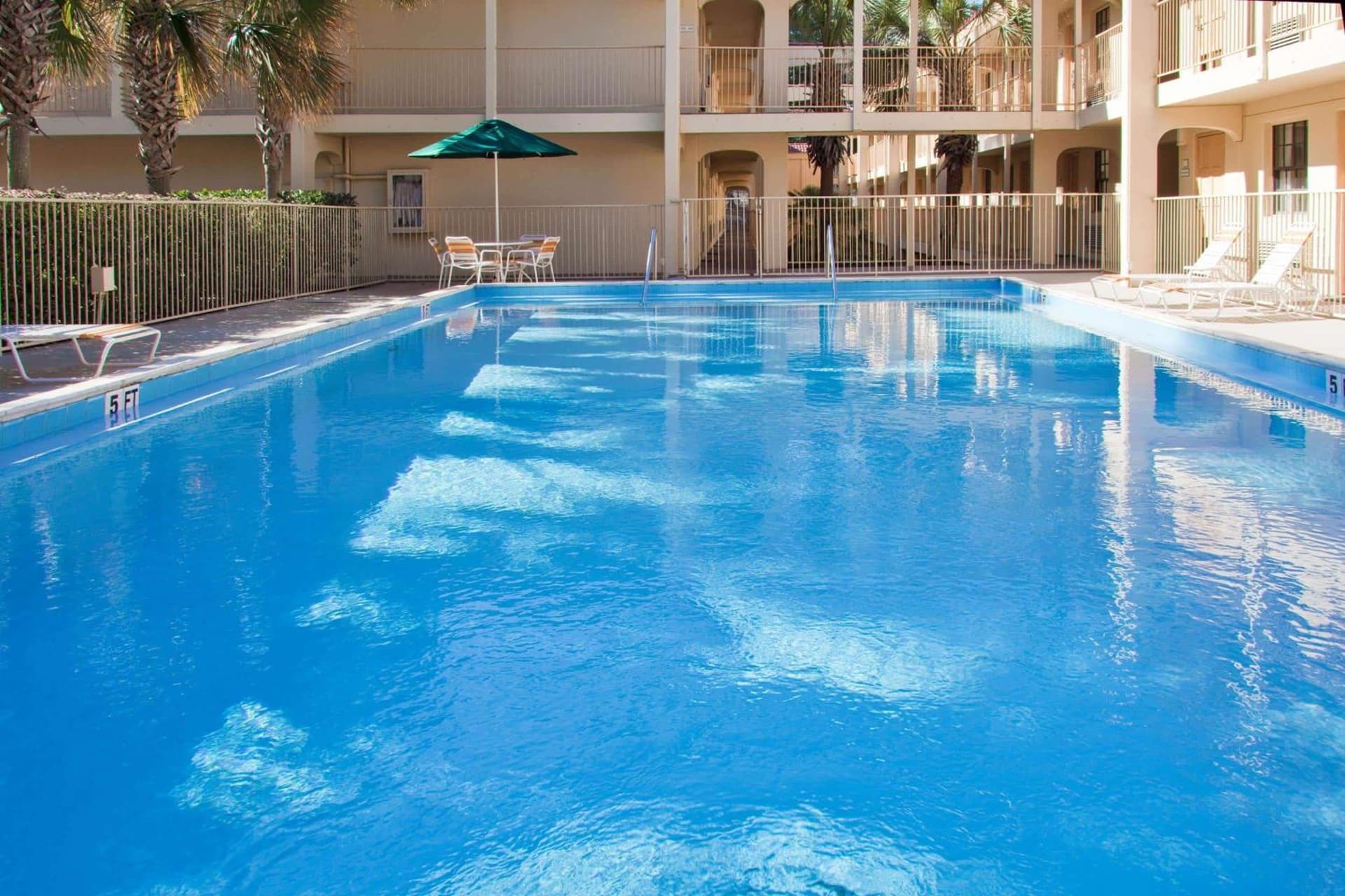 La Quinta Inn by Wyndham Tallahassee North gallery photo in Tallahassee, FL — image 17