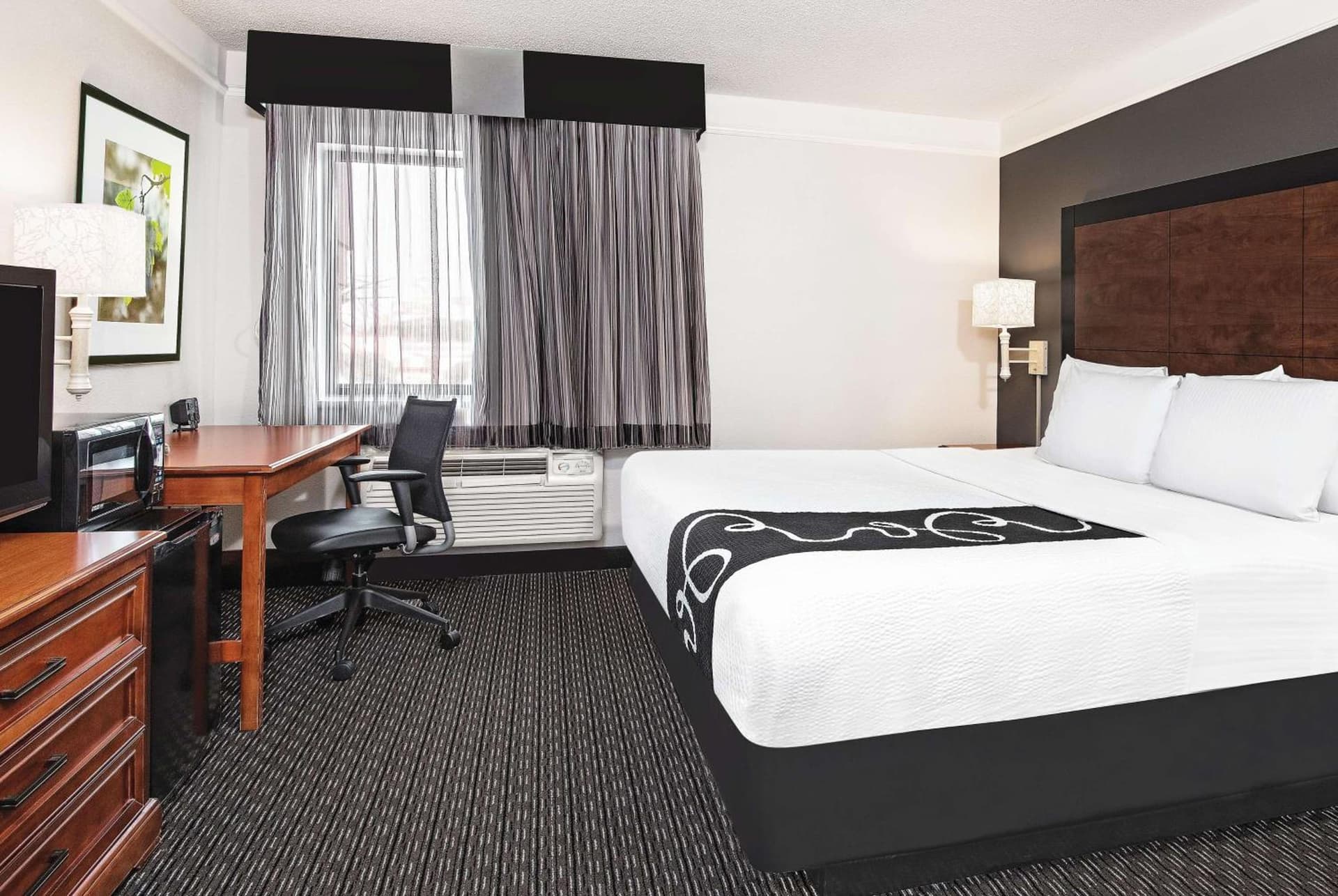 La Quinta Inn & Suites by Wyndham San Antonio Riverwalk gallery photo in San Antonio, TX — image 32