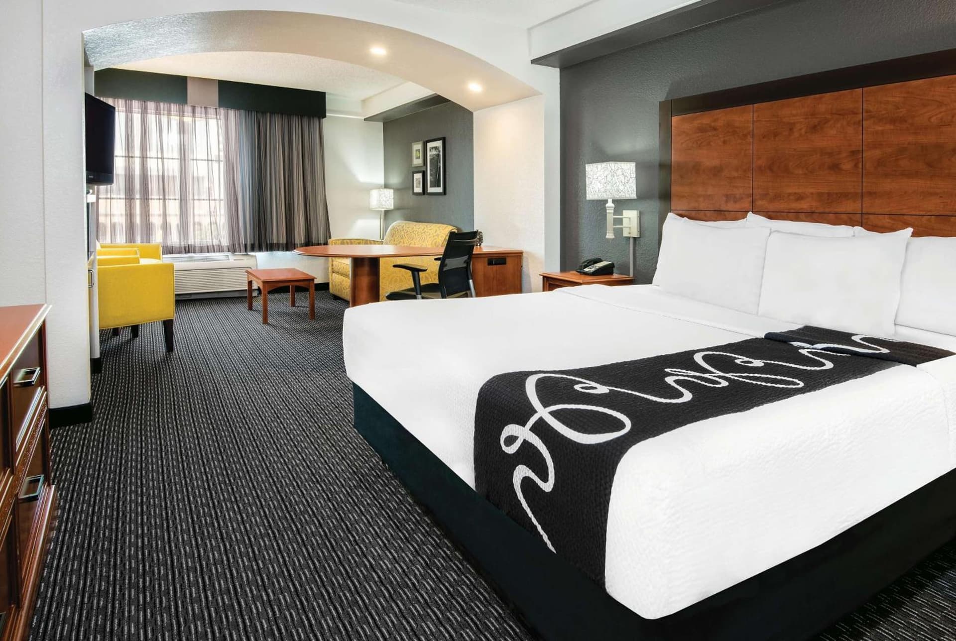 La Quinta Inn & Suites by Wyndham San Antonio Riverwalk gallery photo in San Antonio, TX — image 19
