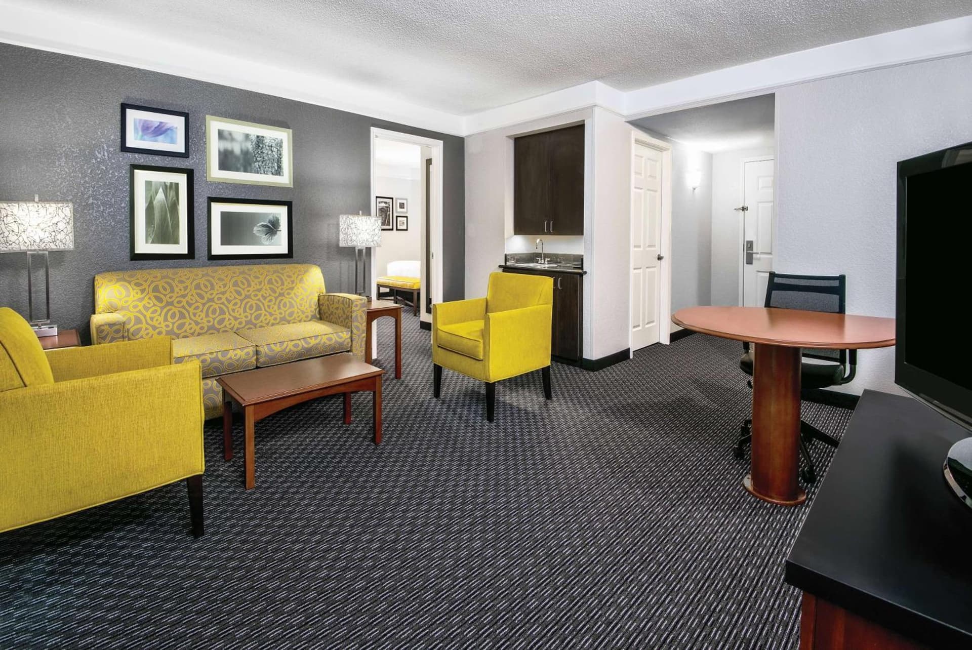 La Quinta Inn & Suites by Wyndham San Antonio Riverwalk gallery photo in San Antonio, TX — image 23