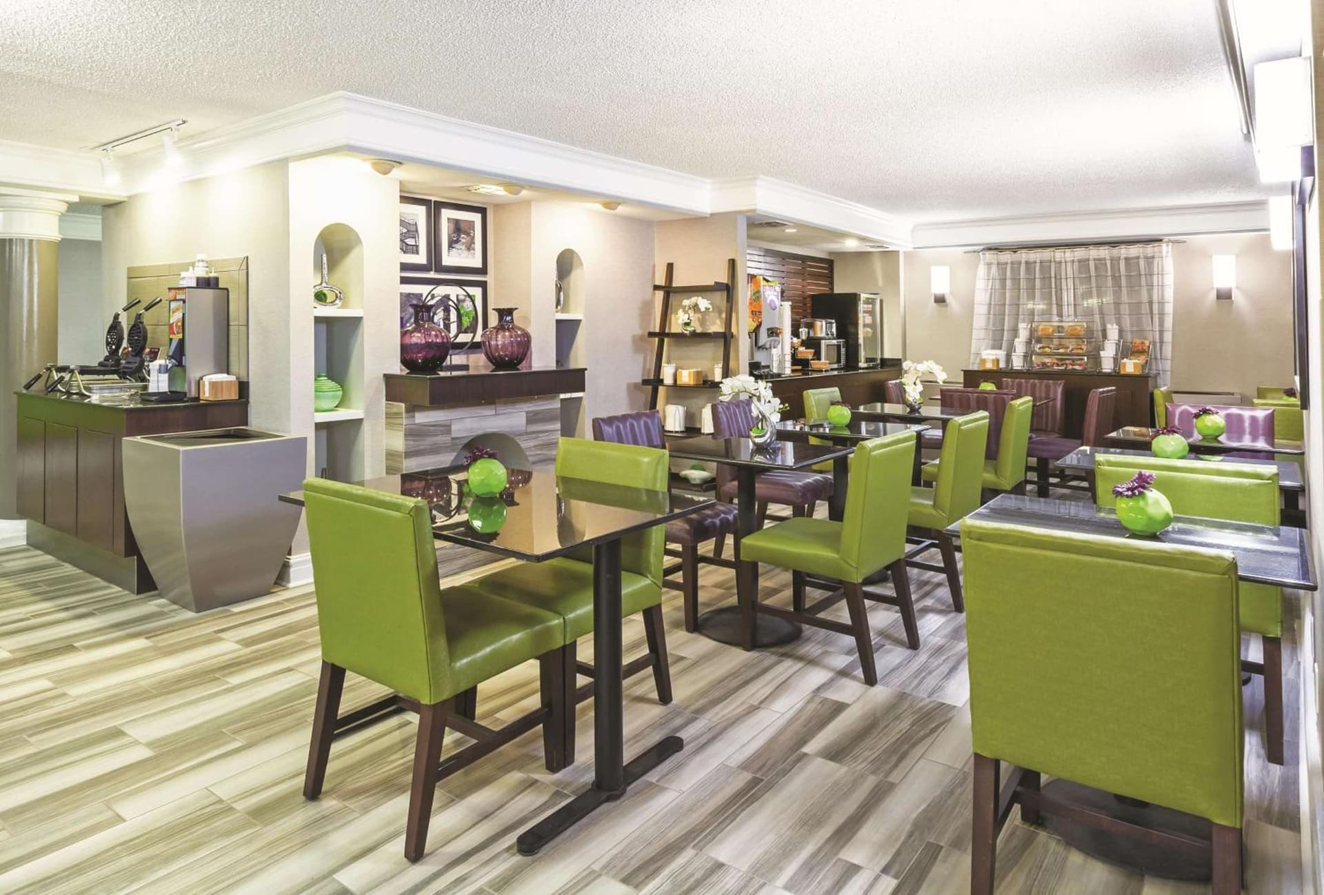 La Quinta Inn by Wyndham Midland gallery photo in Midland, TX — image 26