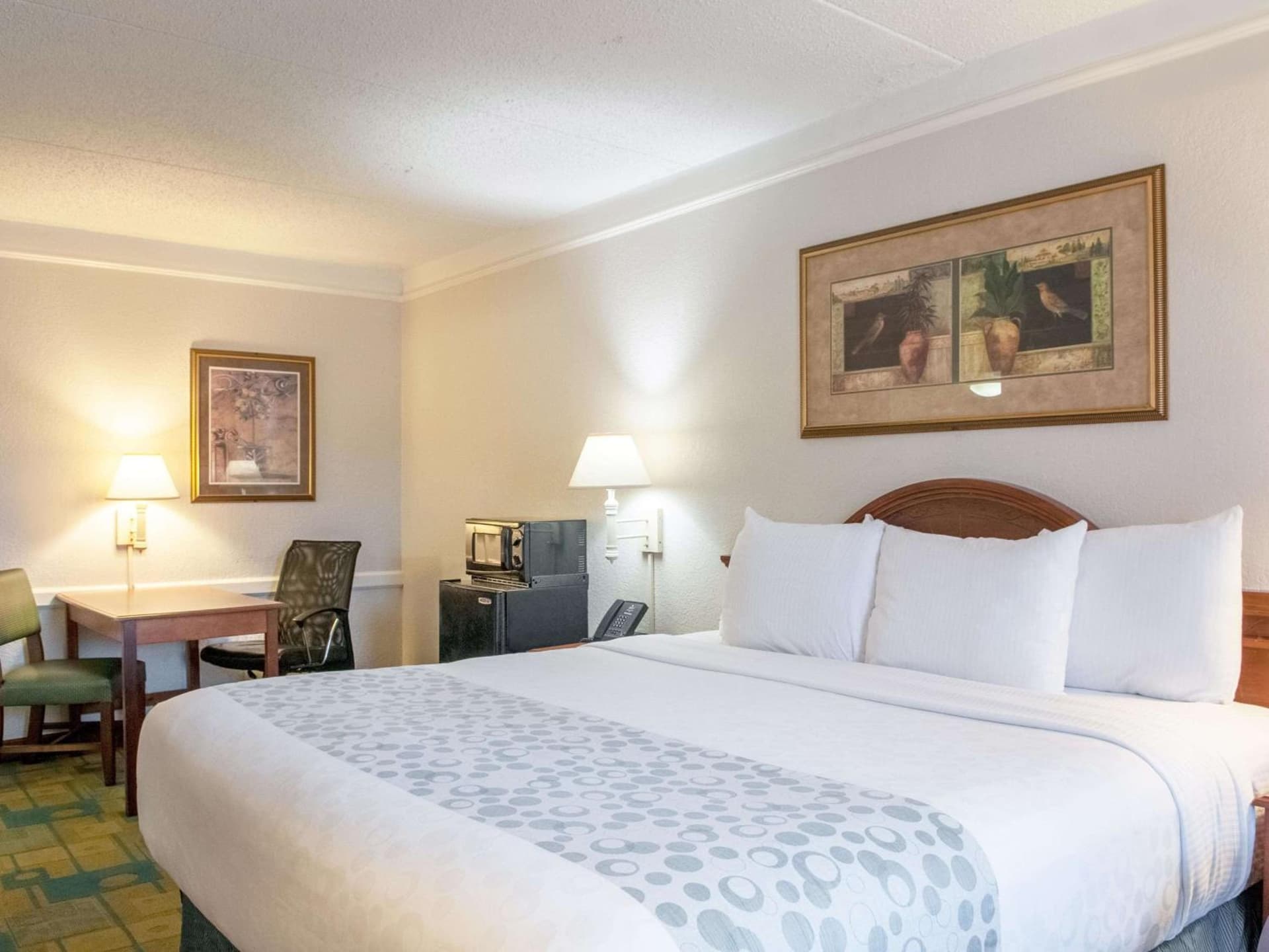 La Quinta Inn by Wyndham New Orleans Veterans / Metairie interior in Metairie, LA — gallery photo 2