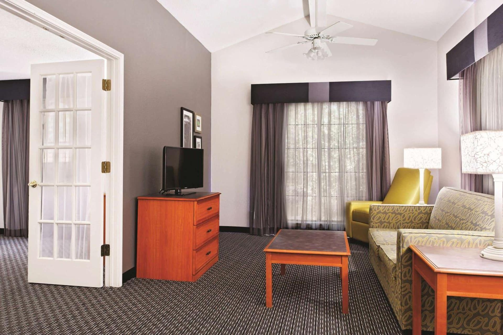 La Quinta Inn by Wyndham Champaign gallery photo in Champaign, IL — image 36