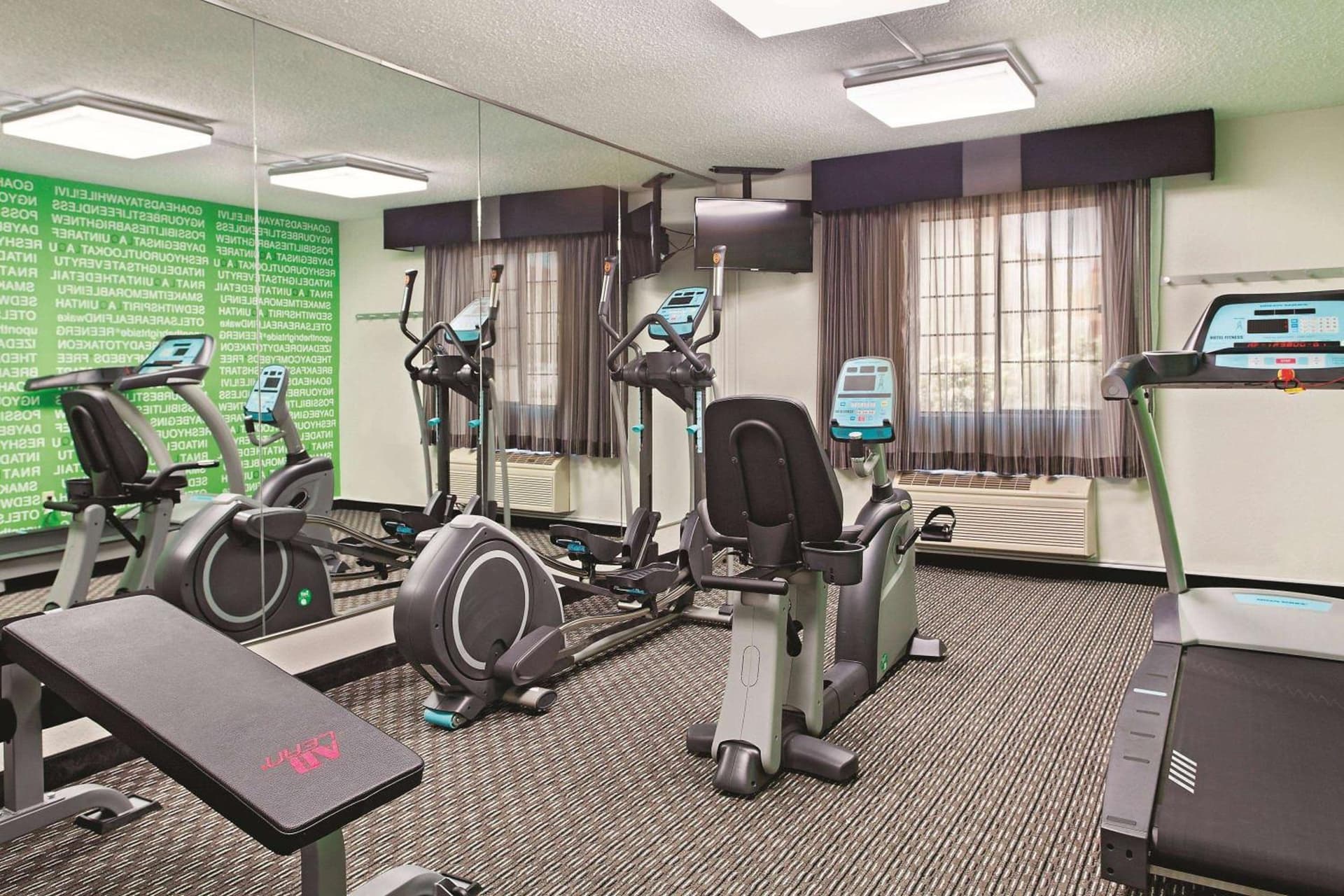 La Quinta Inn by Wyndham Champaign gallery photo in Champaign, IL — image 32