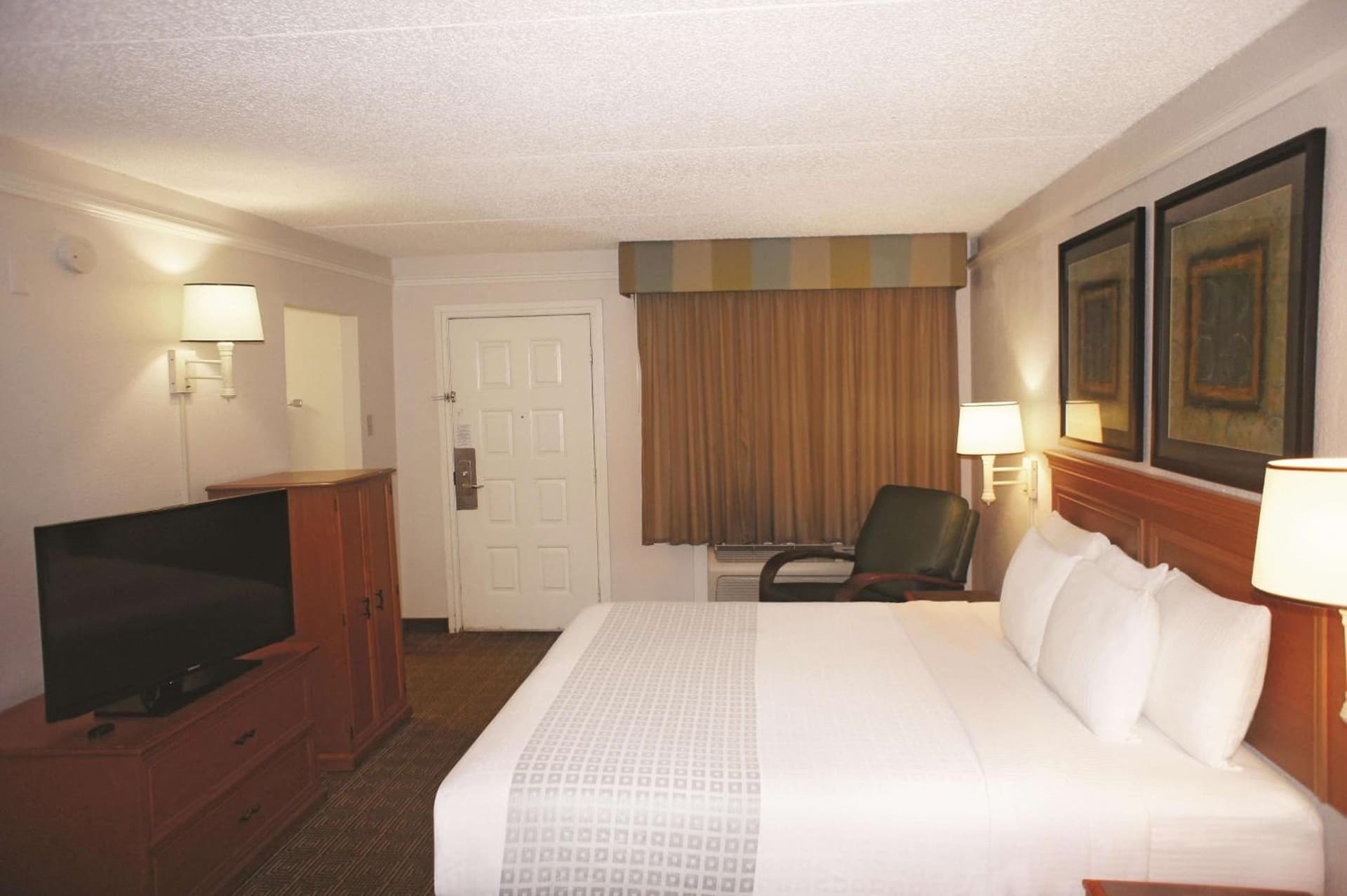 La Quinta Inn by Wyndham Tallahassee North property views in Tallahassee, FL — gallery photo 3