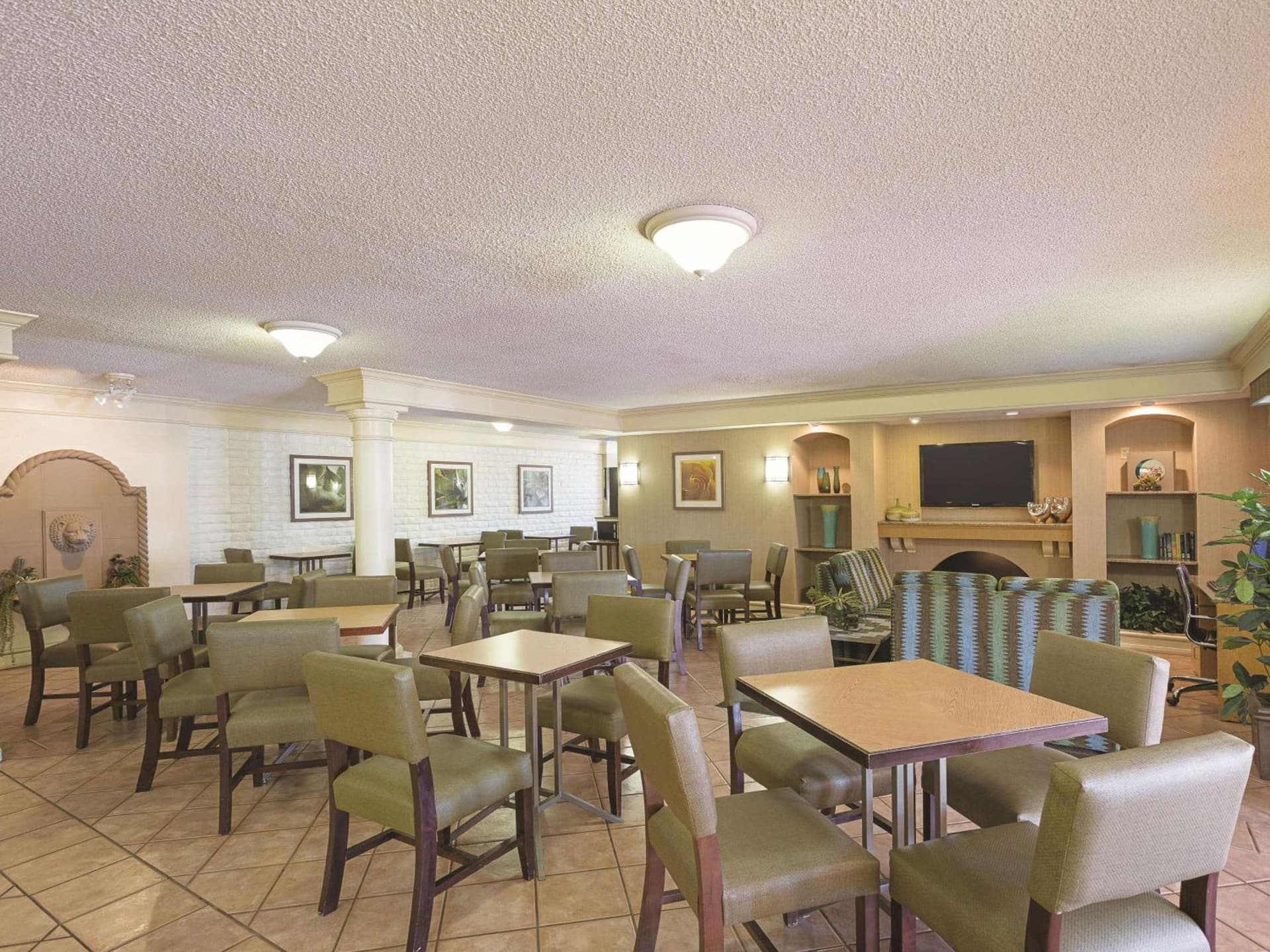La Quinta Inn by Wyndham San Diego Chula Vista gallery photo in Chula Vista, CA — image 8
