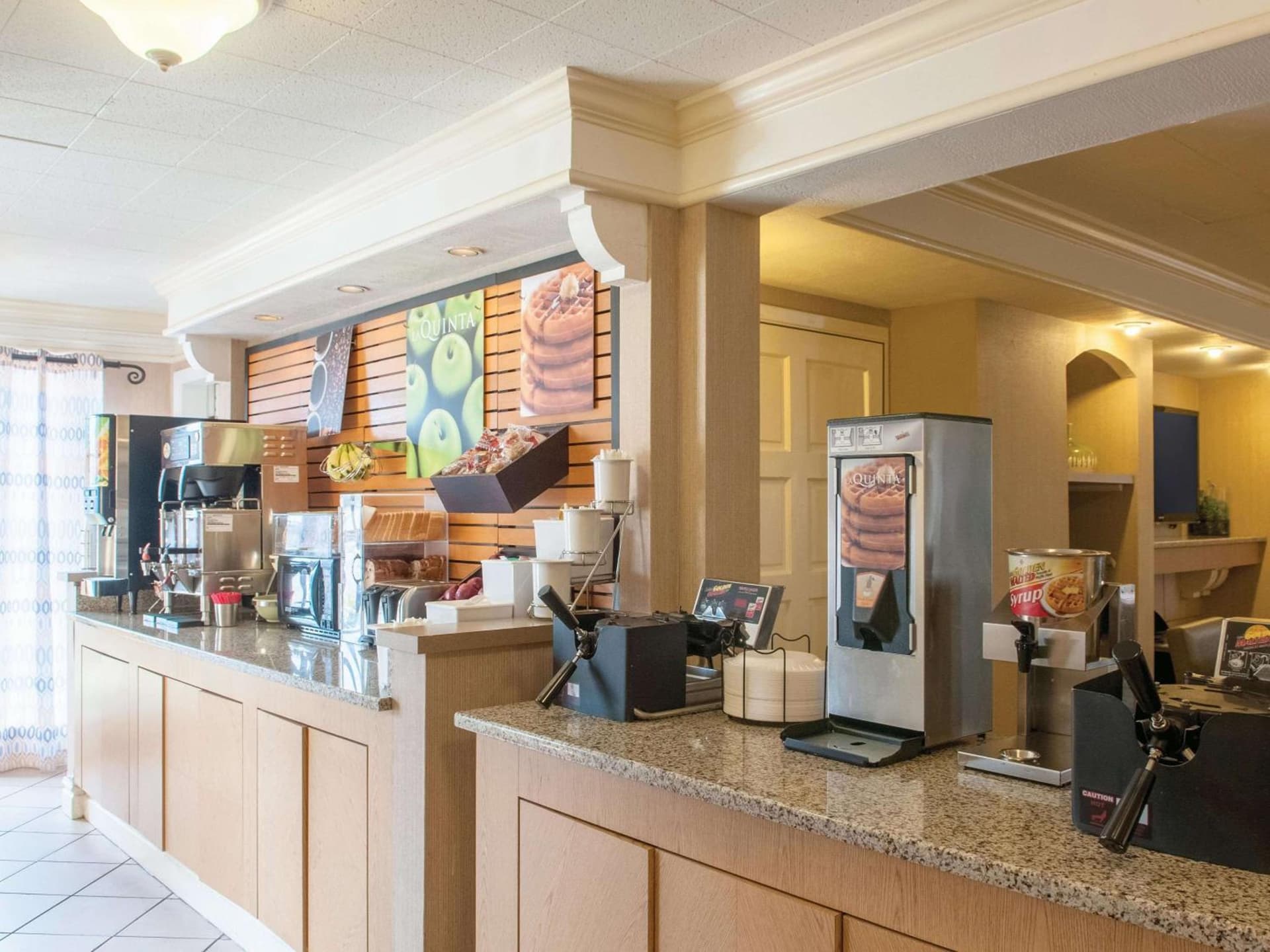 La Quinta Inn by Wyndham New Orleans Veterans / Metairie gallery photo in Metairie, LA — image 4