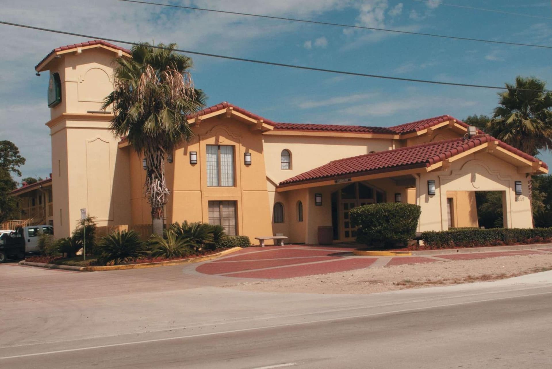 La Quinta Inn by Wyndham Lufkin featured exterior or lobby in Lufkin, TX — similar hotel