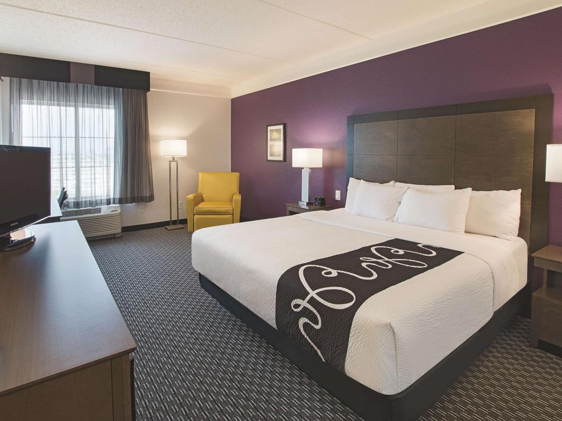 La Quinta by Wyndham Arlington North 6 Flags Dr gallery photo in Arlington, TX — image 16