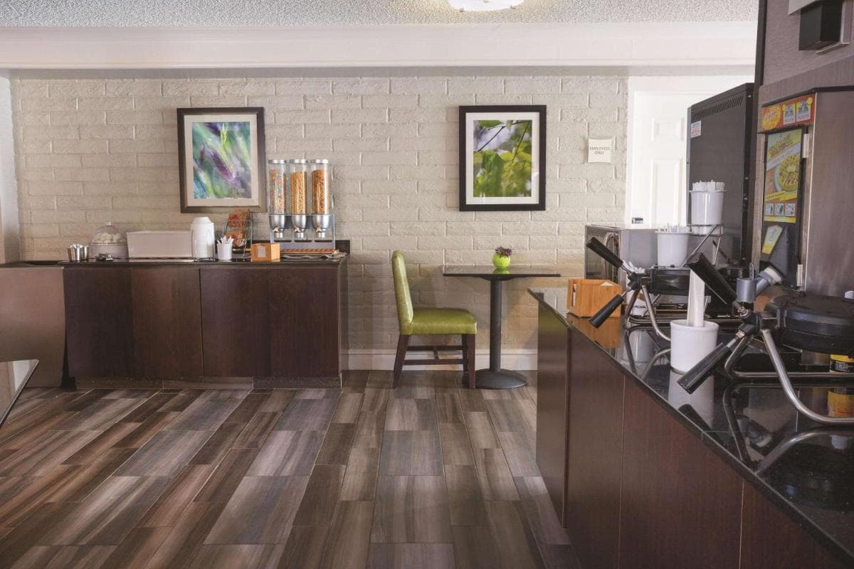 La Quinta Inn by Wyndham Ventura gallery photo in Ventura, CA — image 8