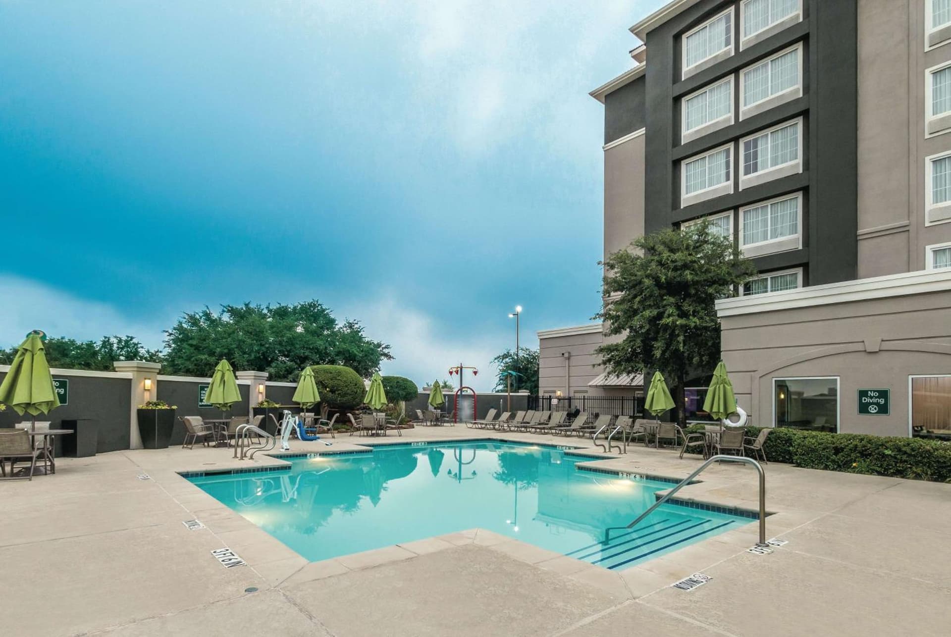 La Quinta by Wyndham Arlington North 6 Flags Dr gallery photo in Arlington, TX — image 36