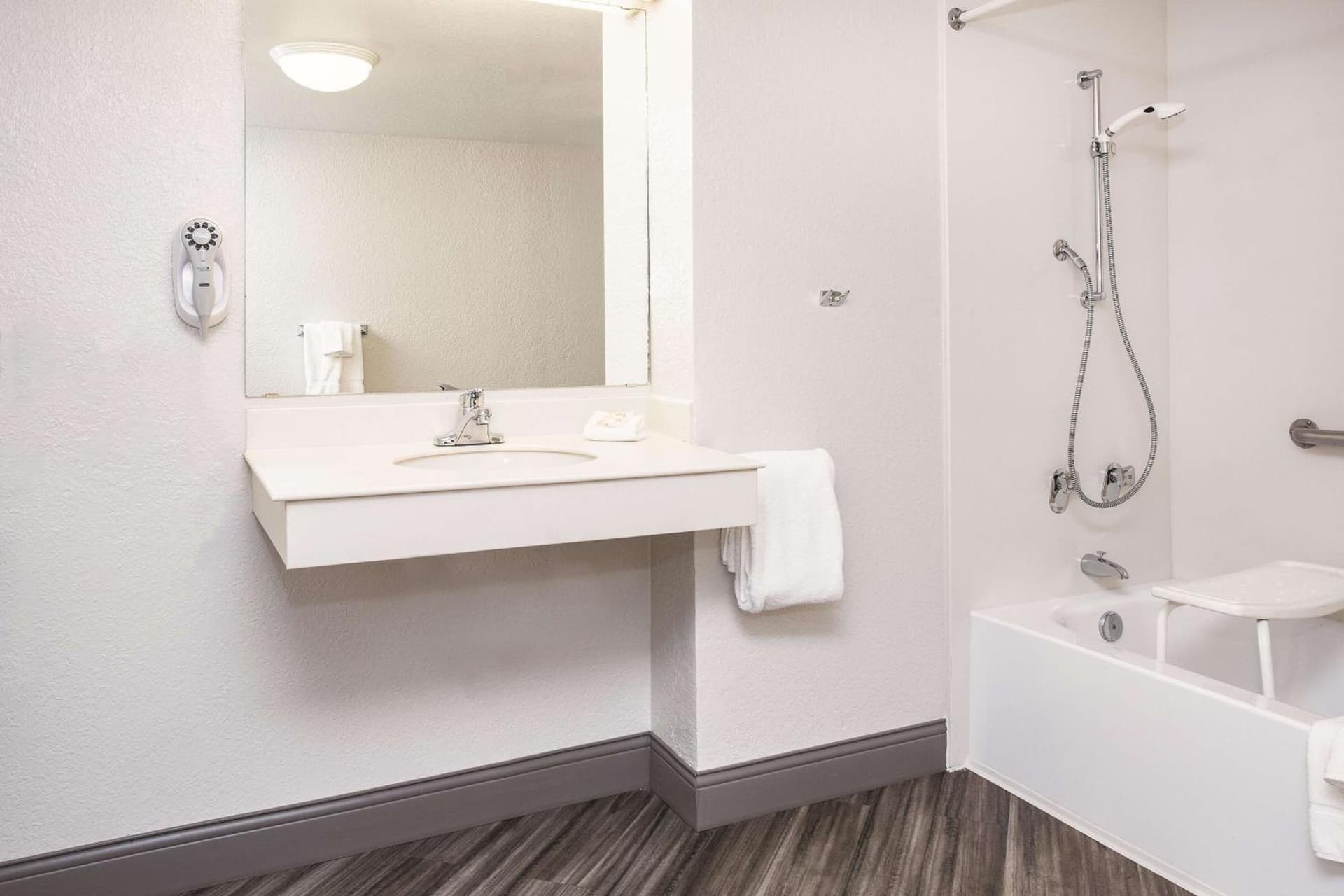 La Quinta Inn by Wyndham Denver Westminster gallery photo in Westminster, CO — image 5