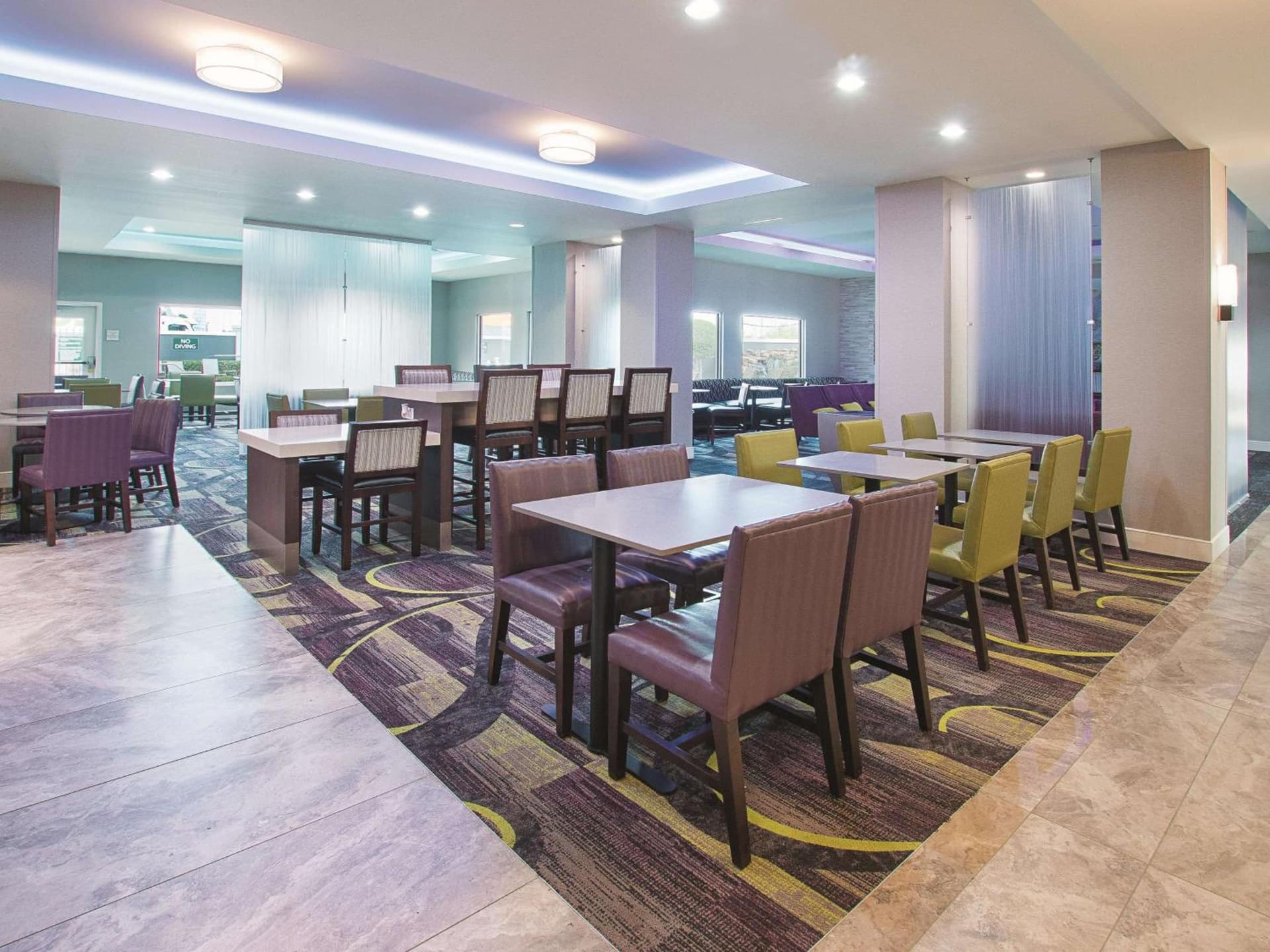 La Quinta by Wyndham Arlington North 6 Flags Dr gallery photo in Arlington, TX — image 60