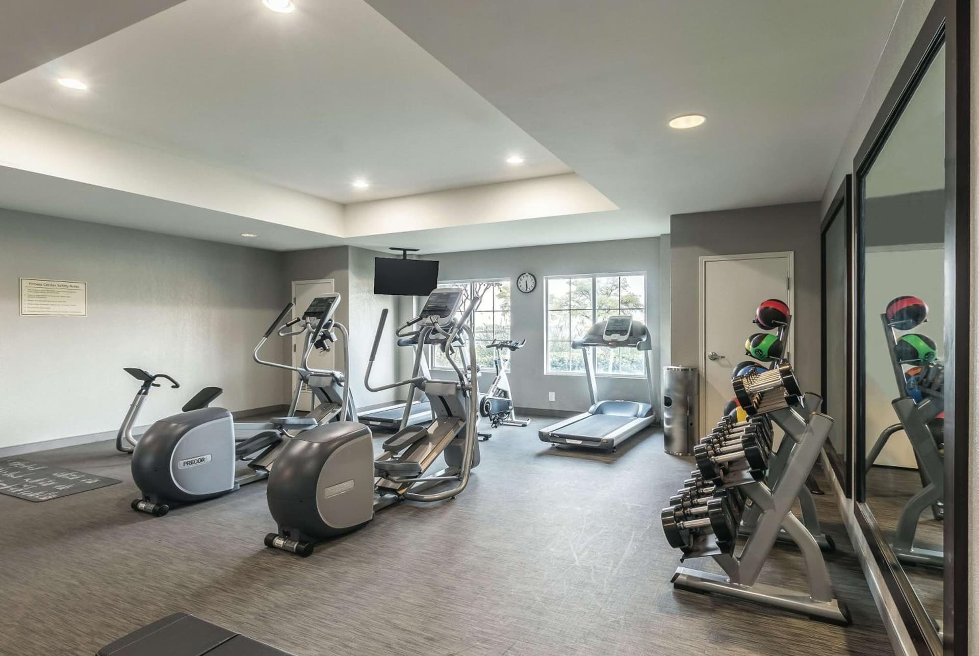 La Quinta by Wyndham Arlington North 6 Flags Dr gallery photo in Arlington, TX — image 43
