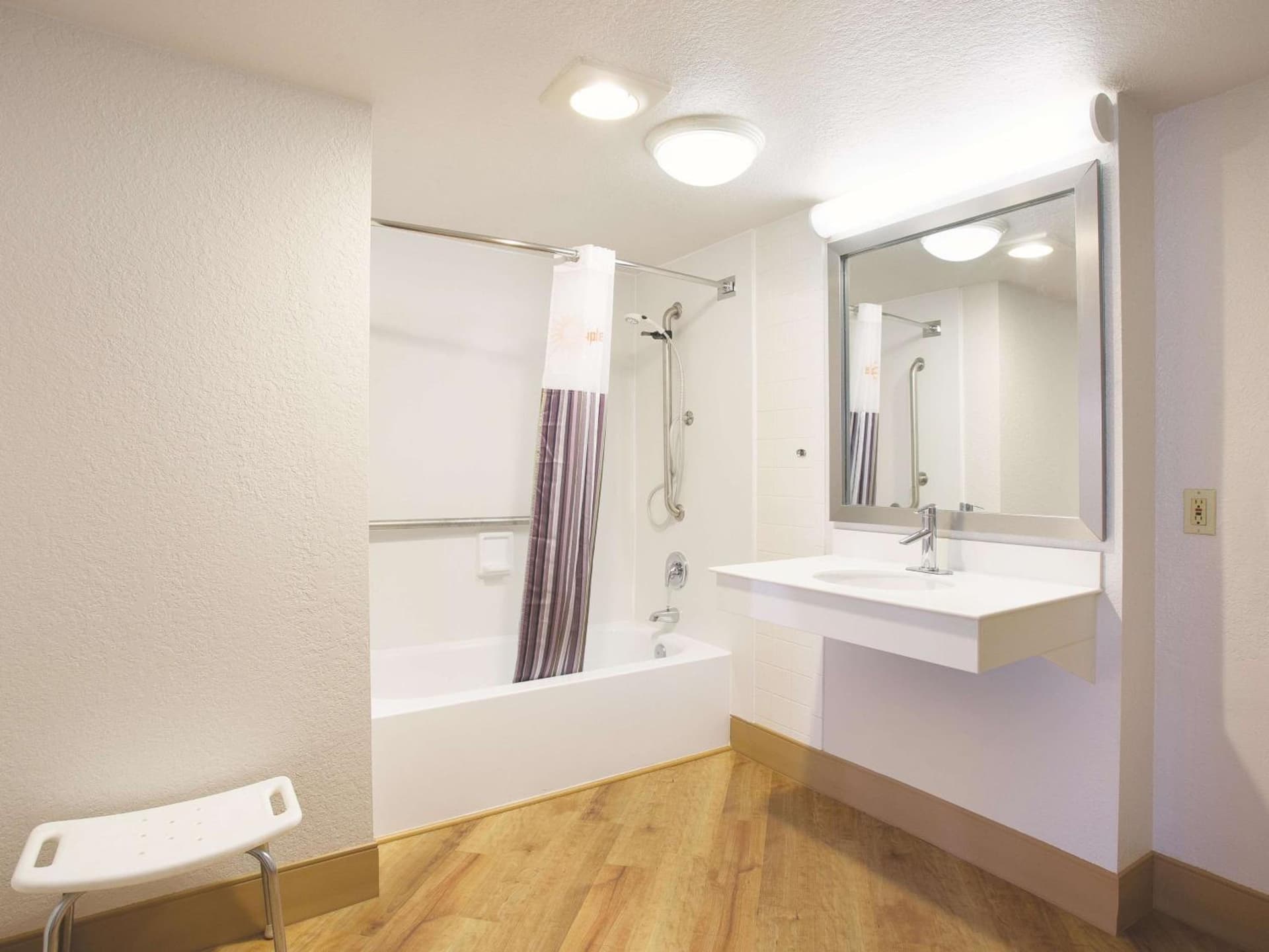 La Quinta Inn by Wyndham San Diego Chula Vista gallery photo in Chula Vista, CA — image 9