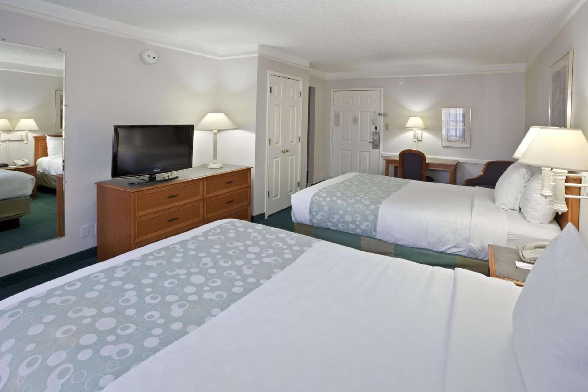 La Quinta Inn by Wyndham Omaha West gallery photo in Omaha, NE — image 20