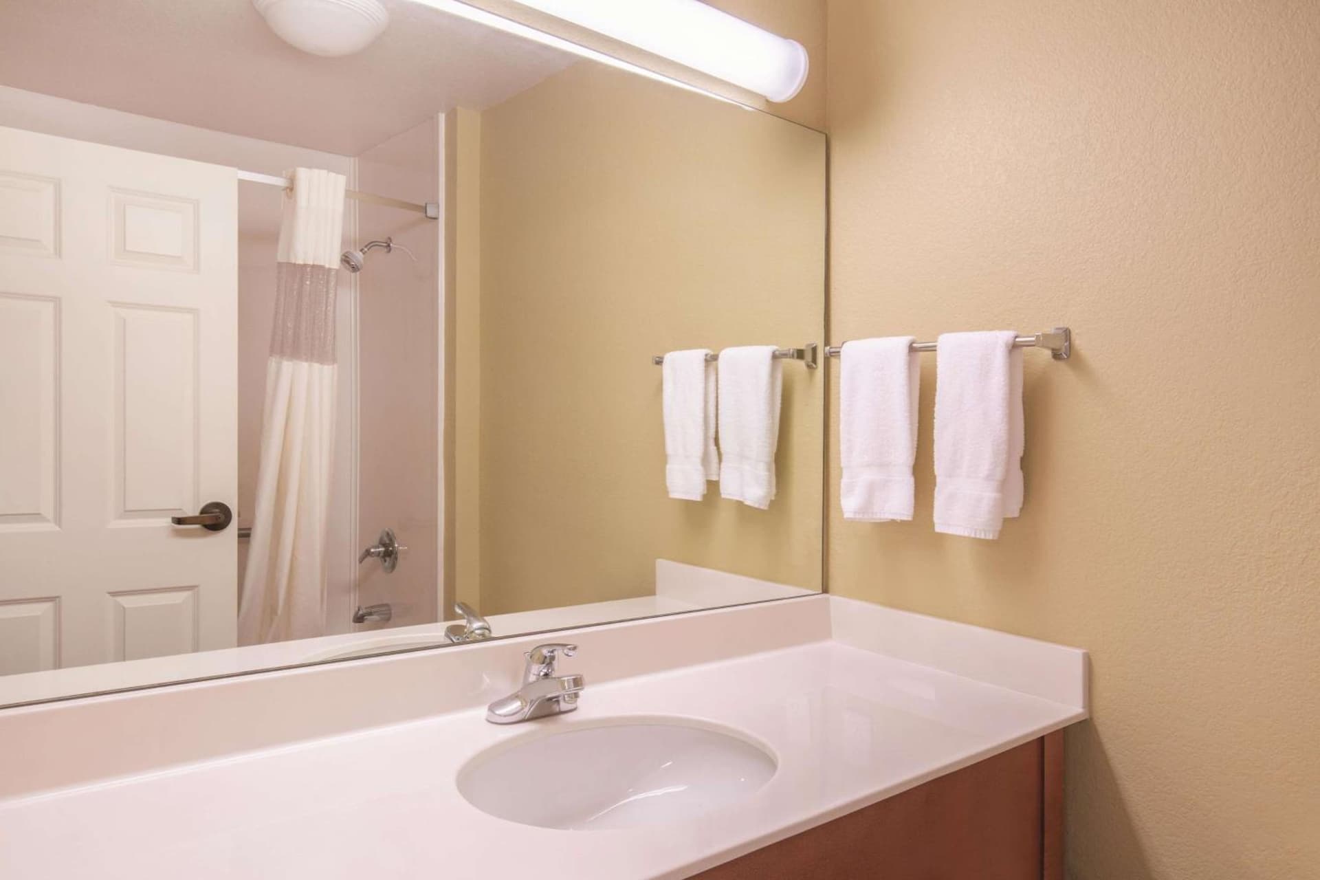 La Quinta by Wyndham Bentonville gallery photo in Bentonville, AR — image 30