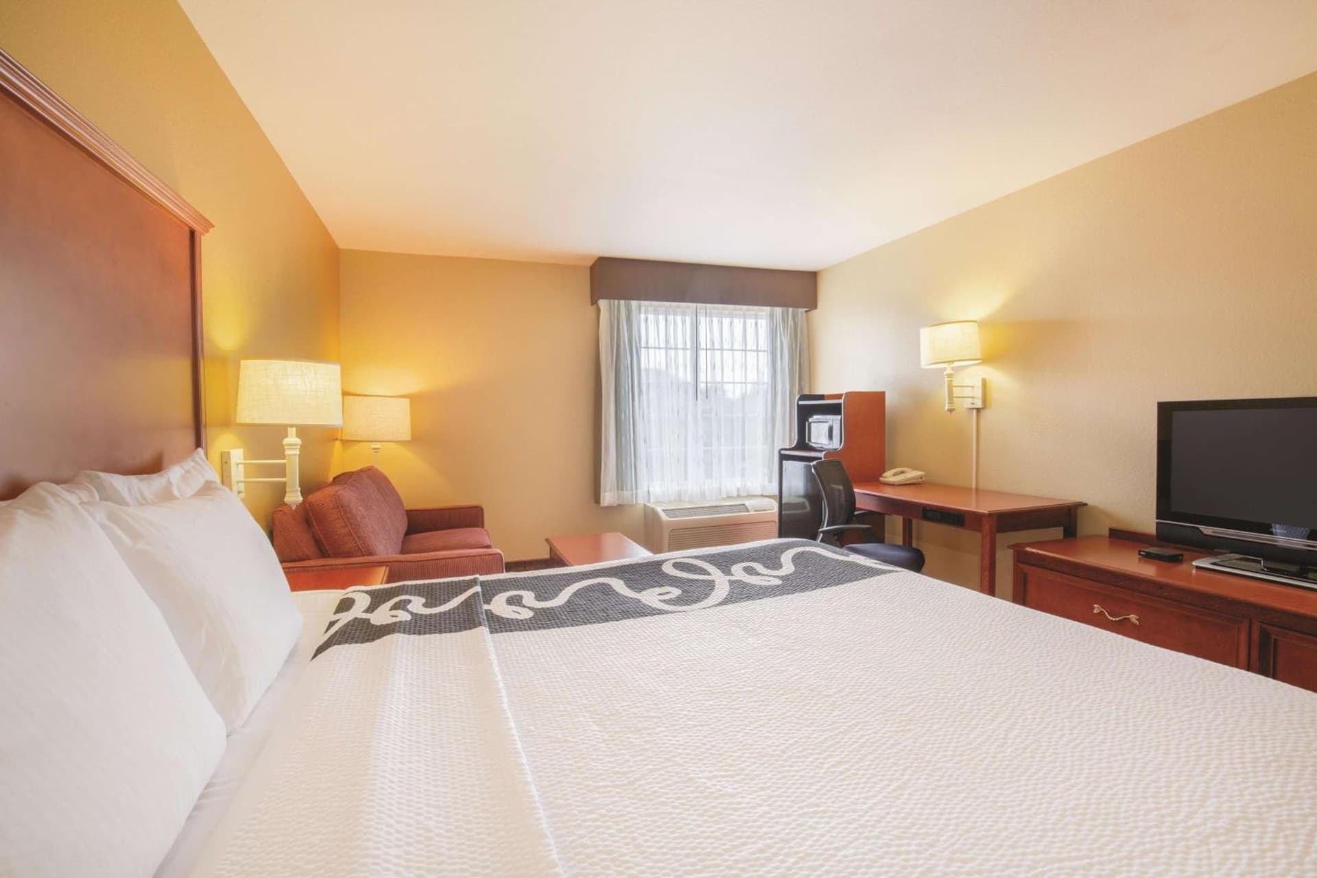 La Quinta by Wyndham Bentonville gallery photo in Bentonville, AR — image 9