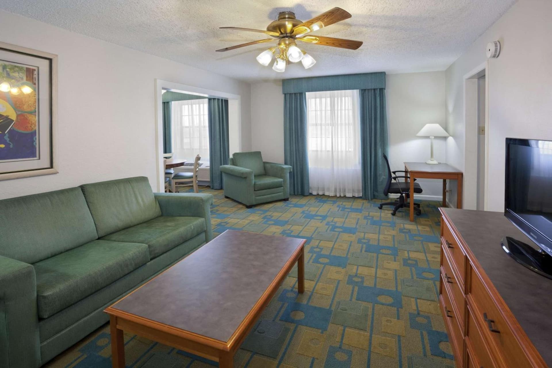 La Quinta Inn by Wyndham Omaha West gallery photo in Omaha, NE — image 7