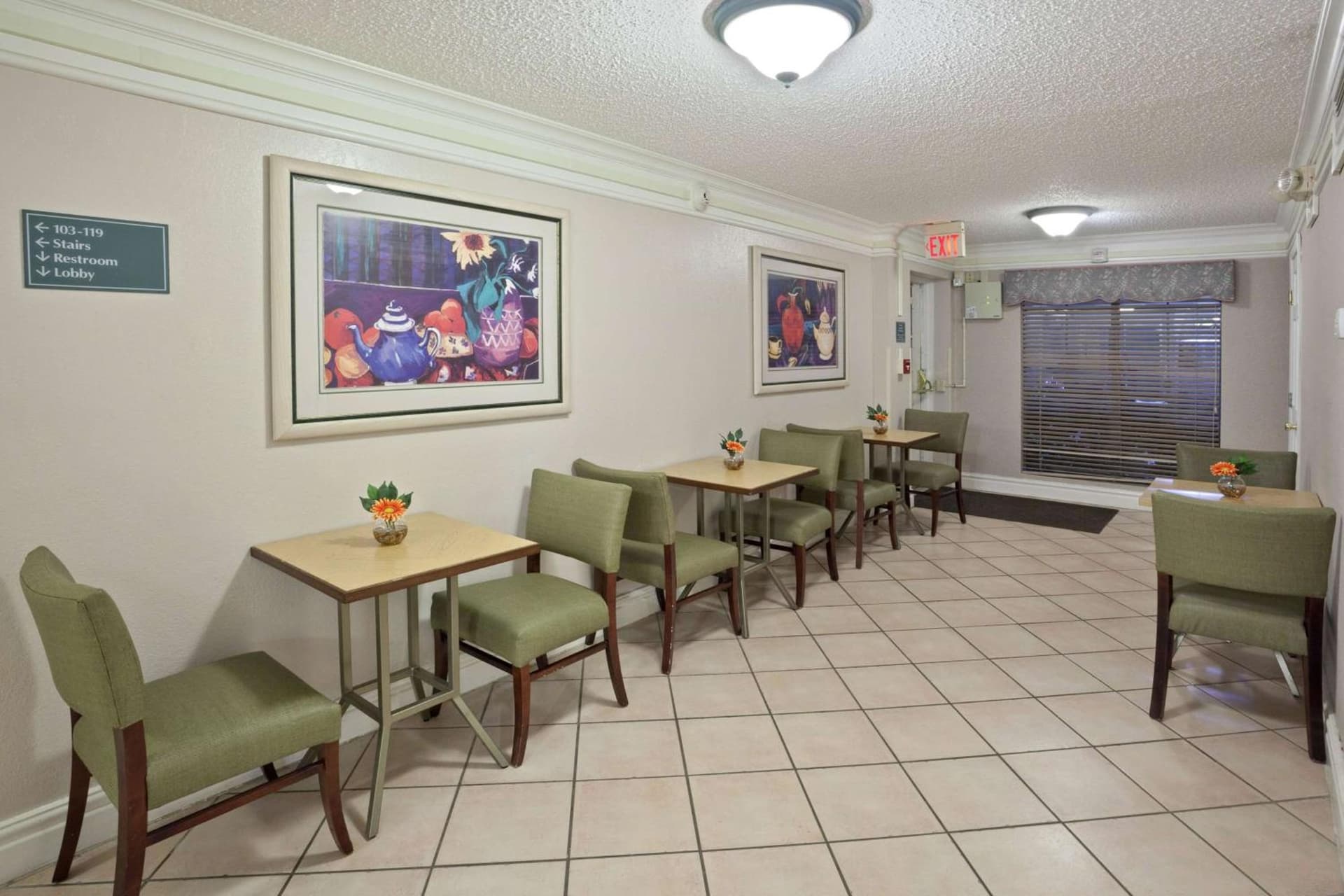 La Quinta Inn by Wyndham Omaha West gallery photo in Omaha, NE — image 25