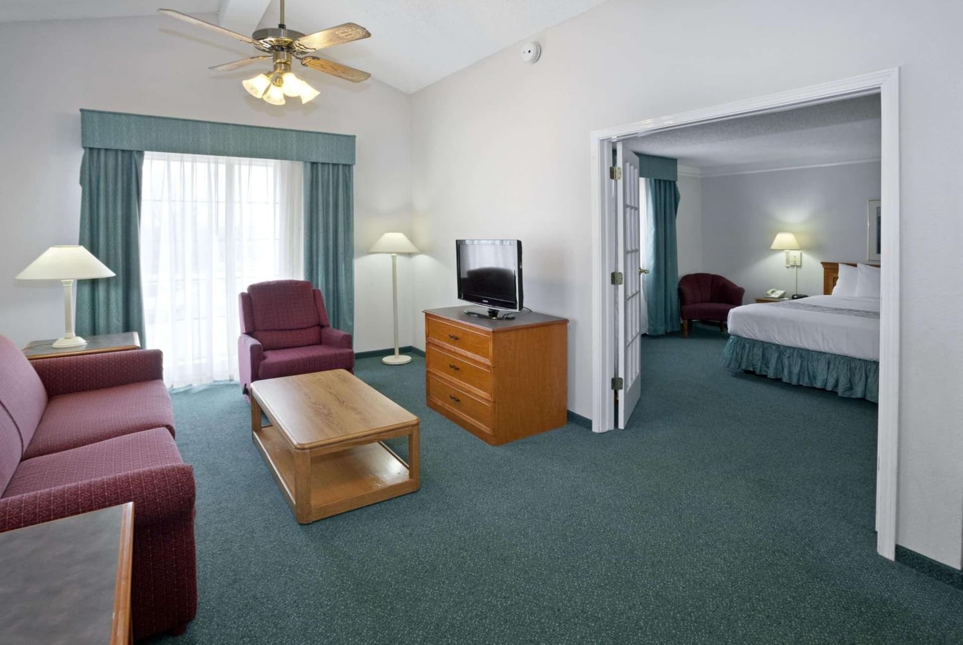 La Quinta Inn by Wyndham Omaha West gallery photo in Omaha, NE — image 12