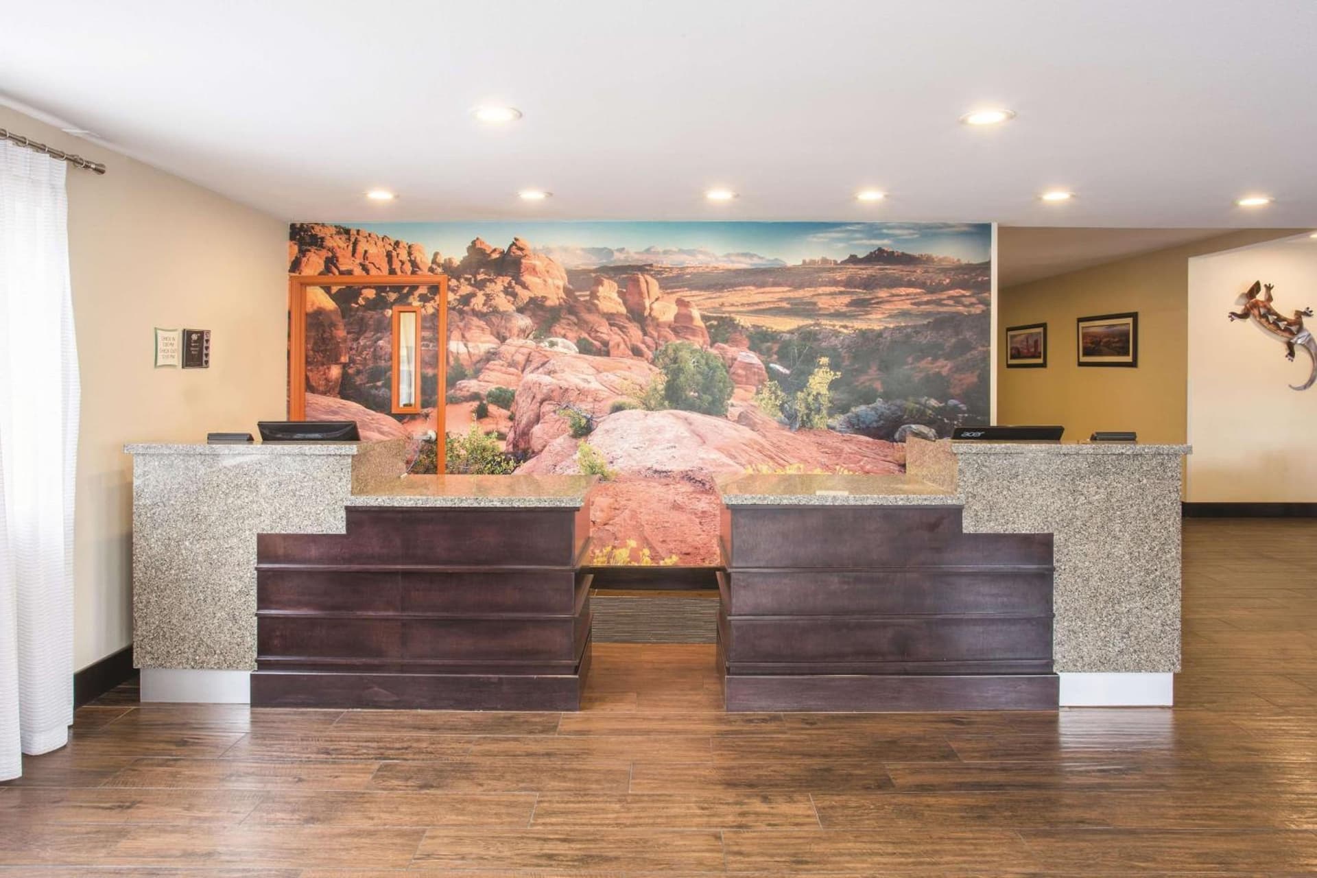 La Quinta by Wyndham Moab interior in Moab, UT — gallery photo 2