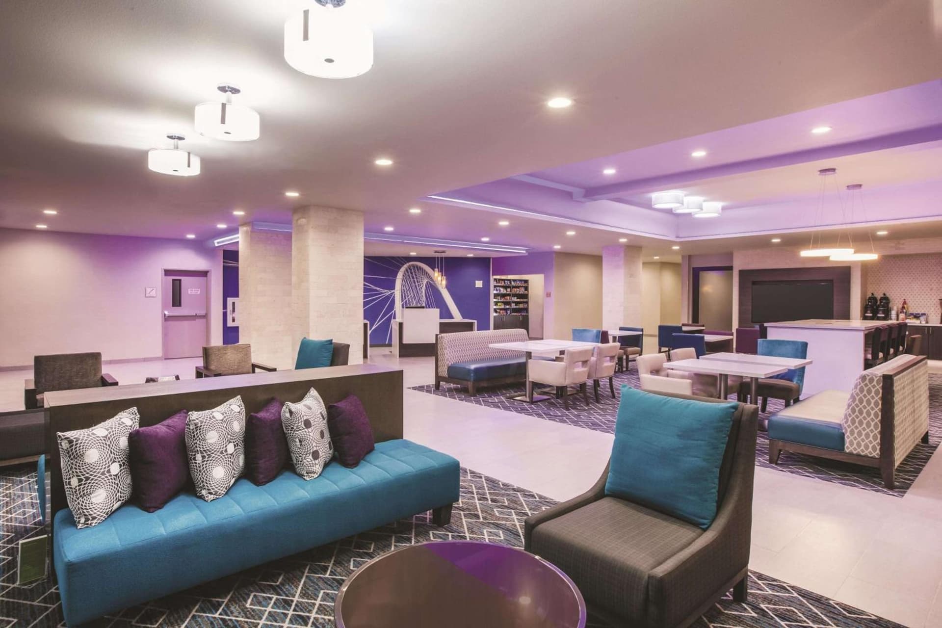 La Quinta by Wyndham Dallas Northeast-Arboretum gallery photo in Garland, TX — image 24