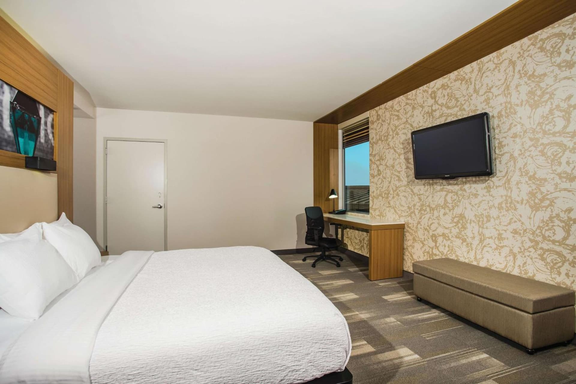 La Quinta by Wyndham Winchester gallery photo in Winchester, VA — image 4