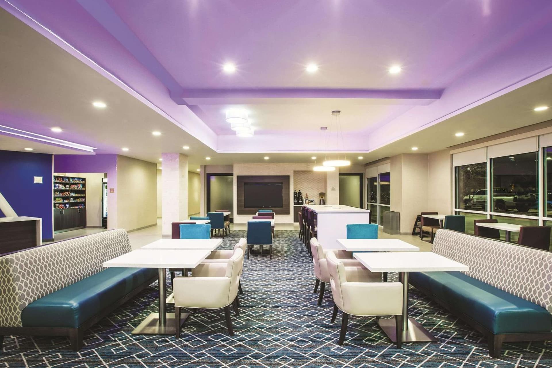 La Quinta by Wyndham Dallas Northeast-Arboretum gallery photo in Garland, TX — image 6