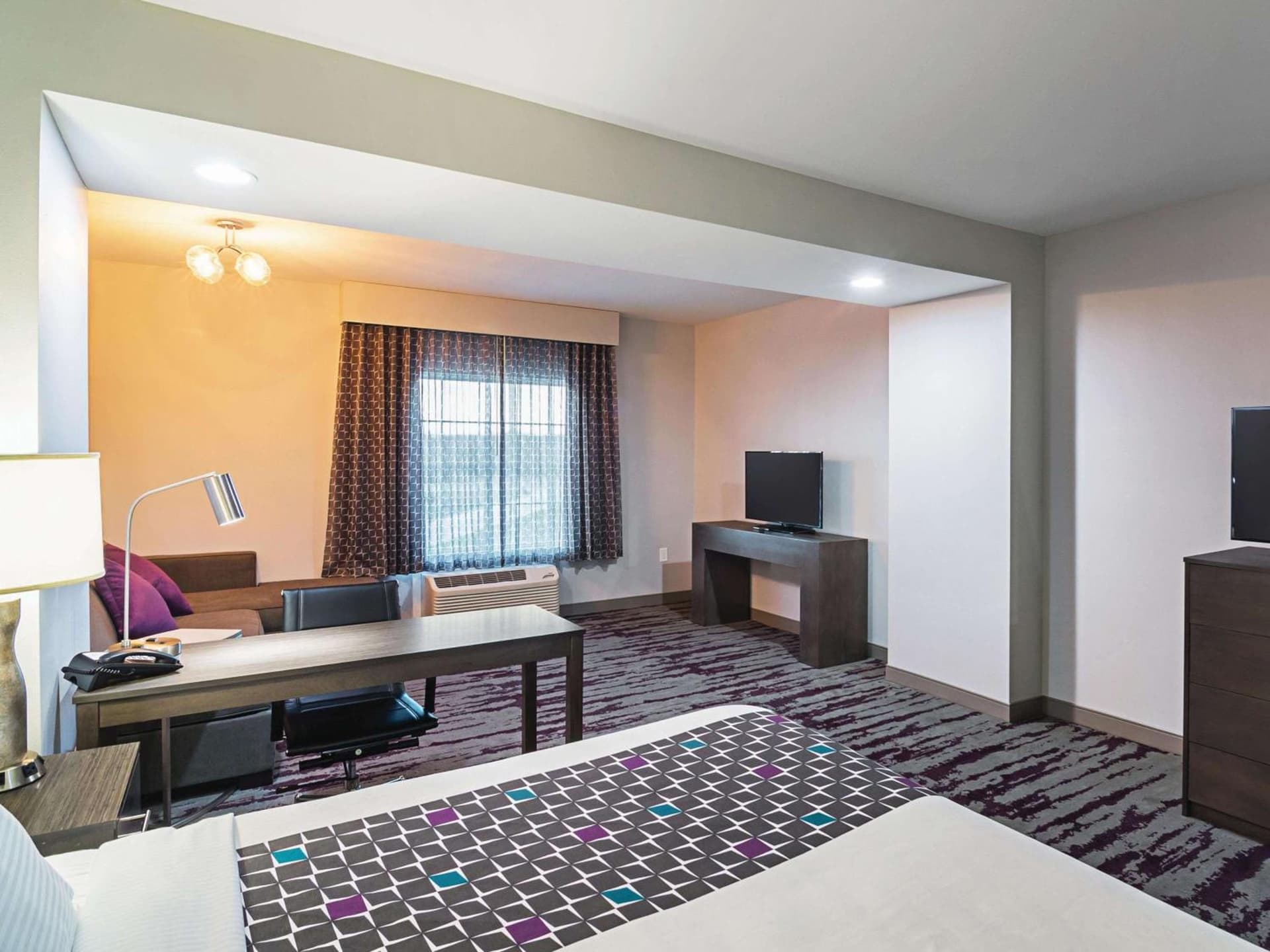 La Quinta by Wyndham Dallas - Wylie interior in Wylie, TX — gallery photo 2