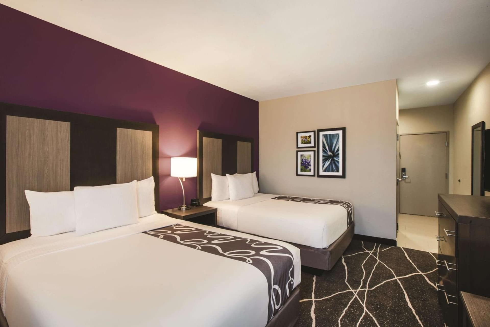 La Quinta by Wyndham Dallas Northeast-Arboretum gallery photo in Garland, TX — image 33