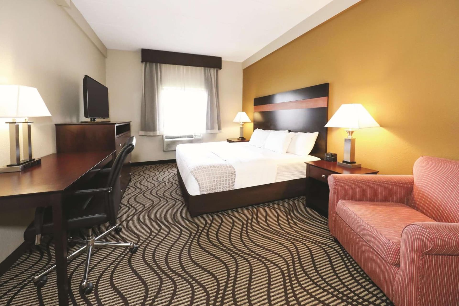 La Quinta Inn by Wyndham Sandusky near Cedar Point gallery photo in Sandusky, OH — image 36