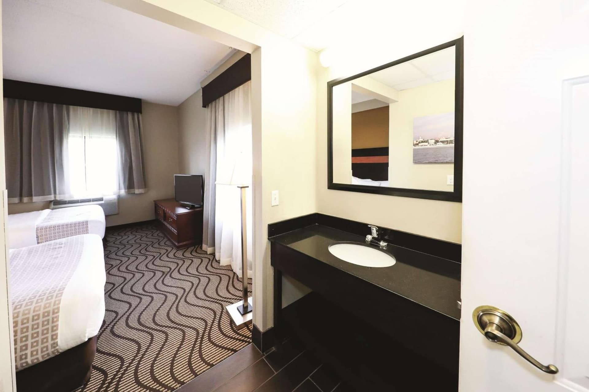 La Quinta Inn by Wyndham Sandusky near Cedar Point gallery photo in Sandusky, OH — image 44