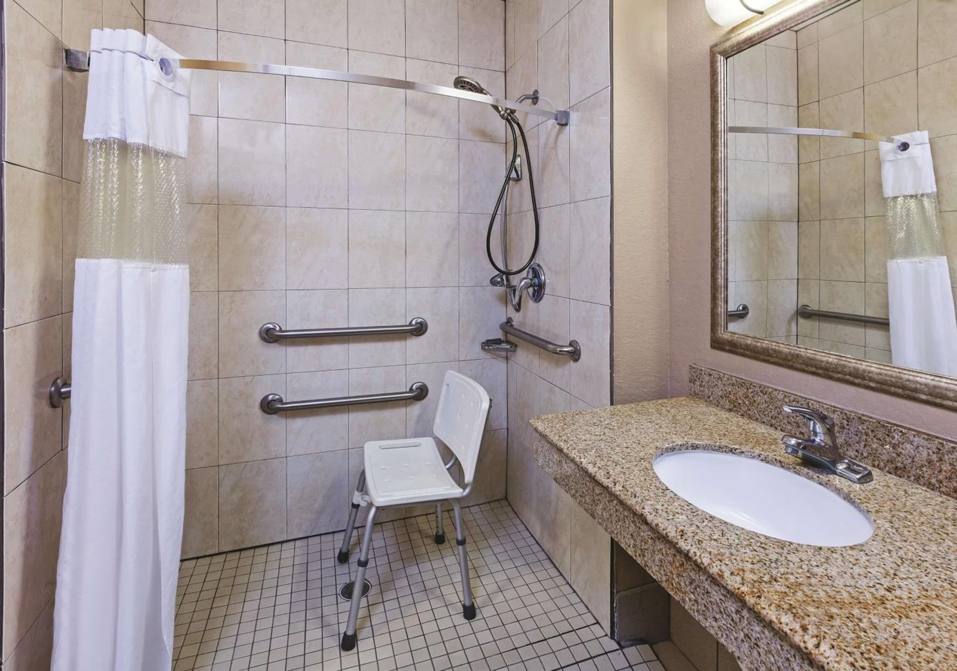 La Quinta by Wyndham Pearland gallery photo in Pearland, TX — image 23