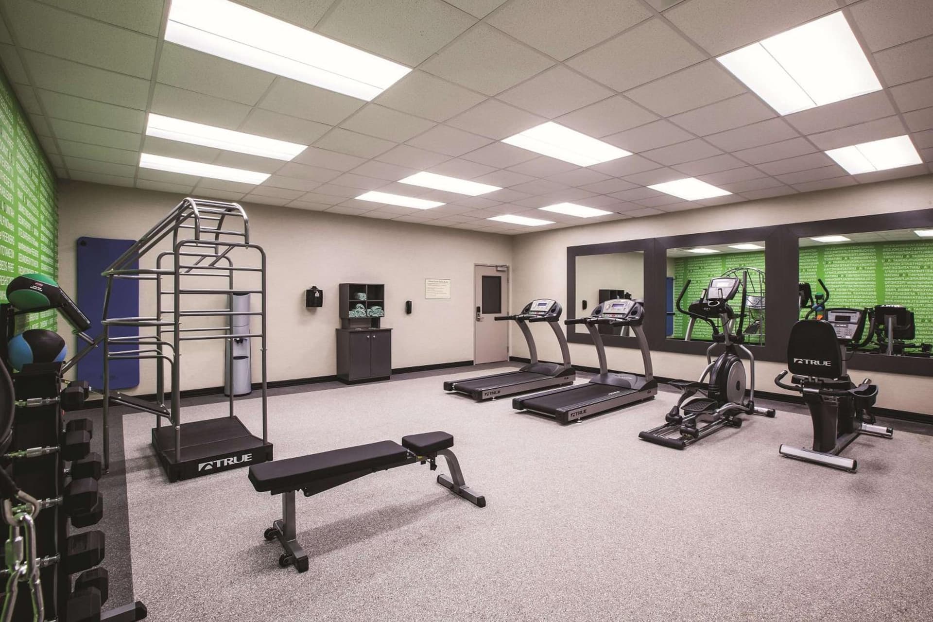 La Quinta by Wyndham Dallas Northeast-Arboretum gallery photo in Garland, TX — image 19