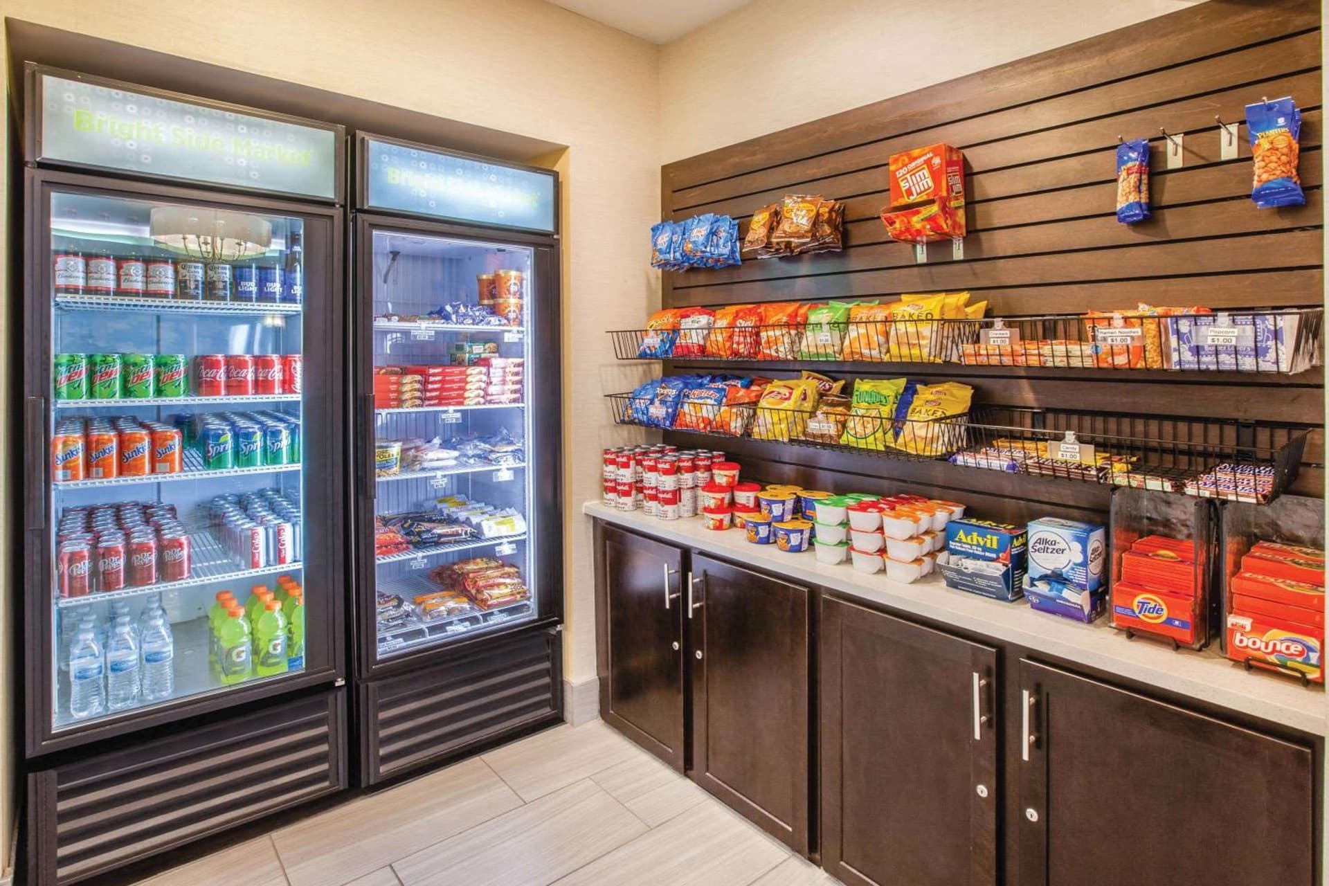 La Quinta by Wyndham Cincinnati Airport Florence gallery photo in Florence, KY — image 15