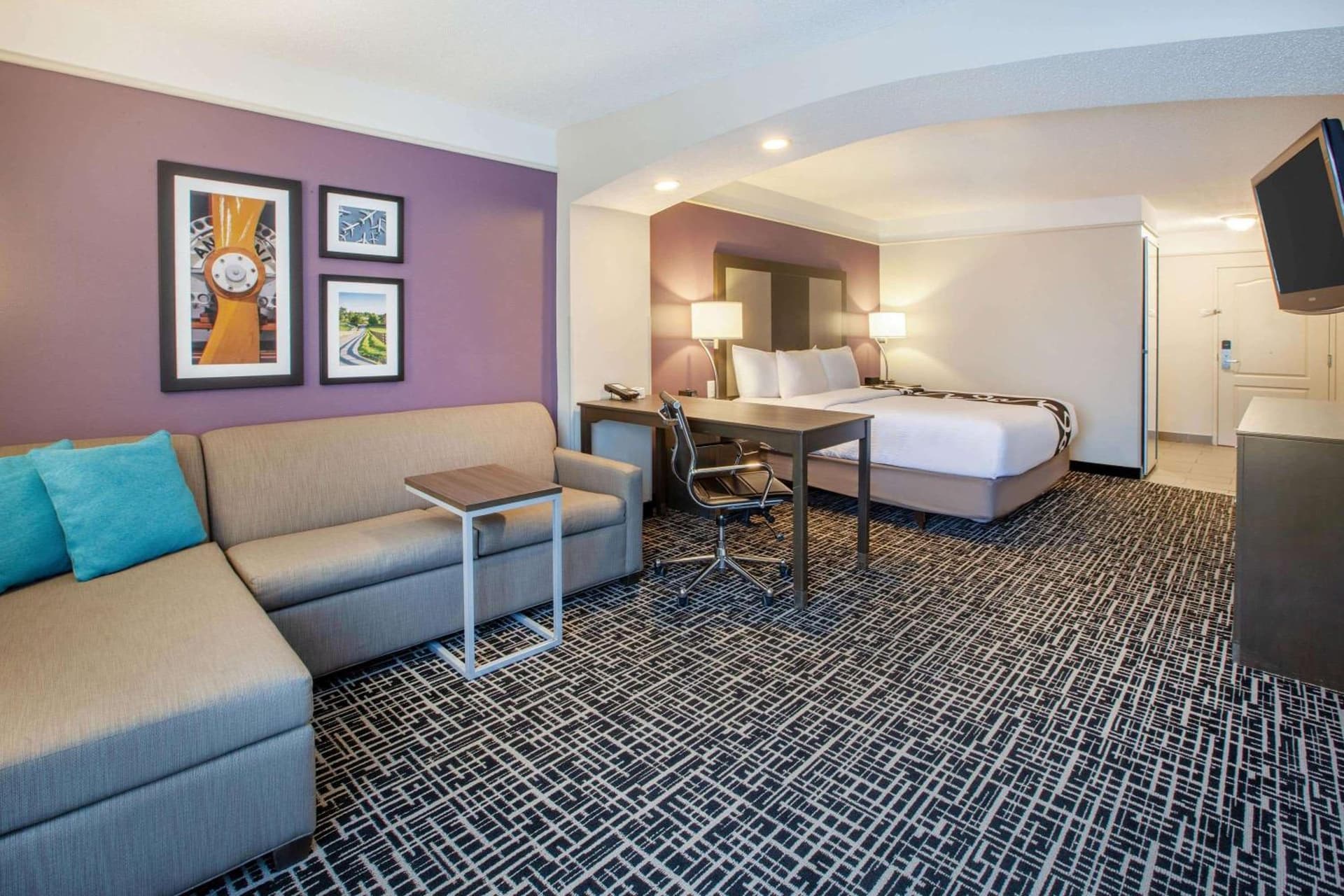 La Quinta by Wyndham Cincinnati Airport Florence gallery photo in Florence, KY — image 25