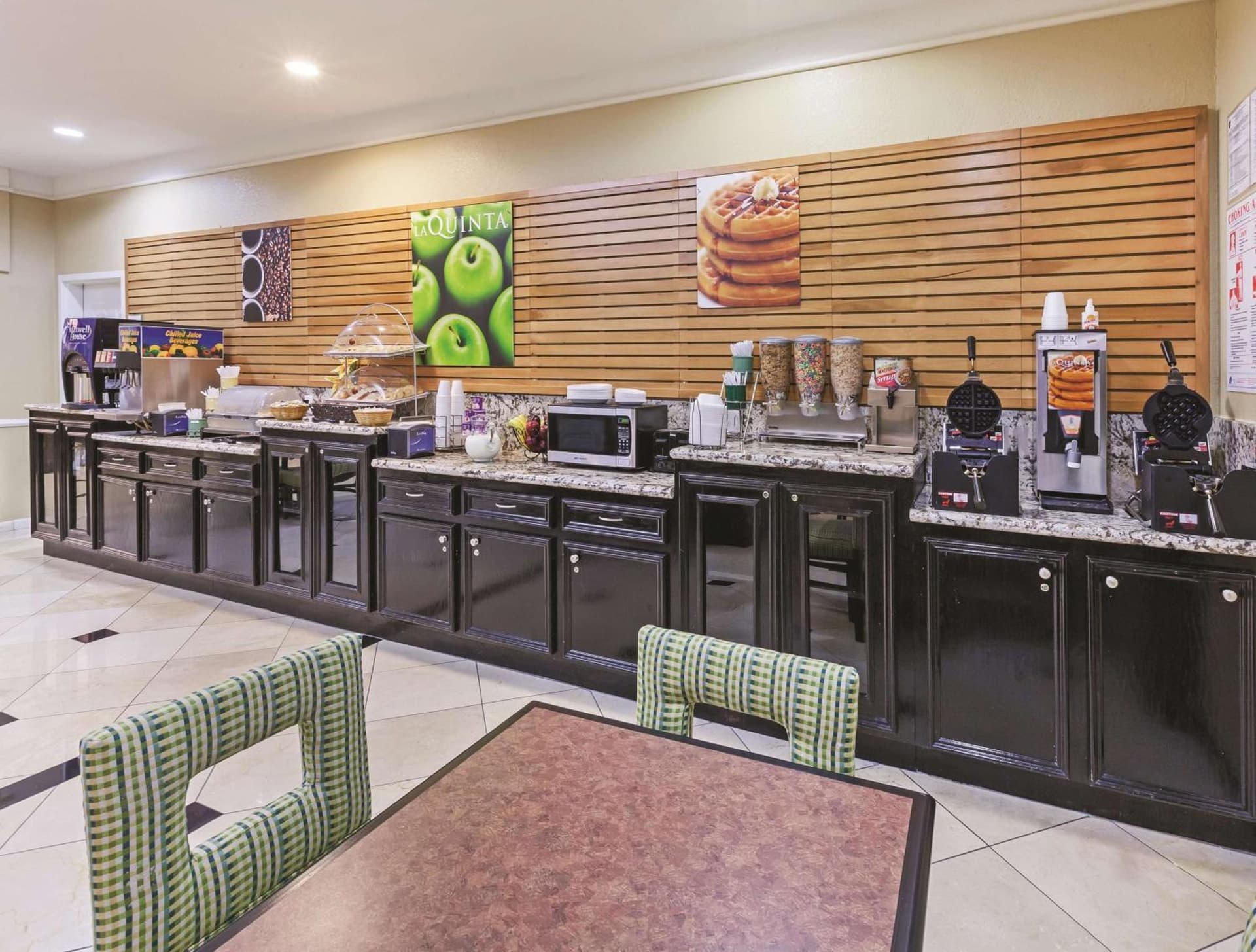 La Quinta by Wyndham Pearland gallery photo in Pearland, TX — image 31