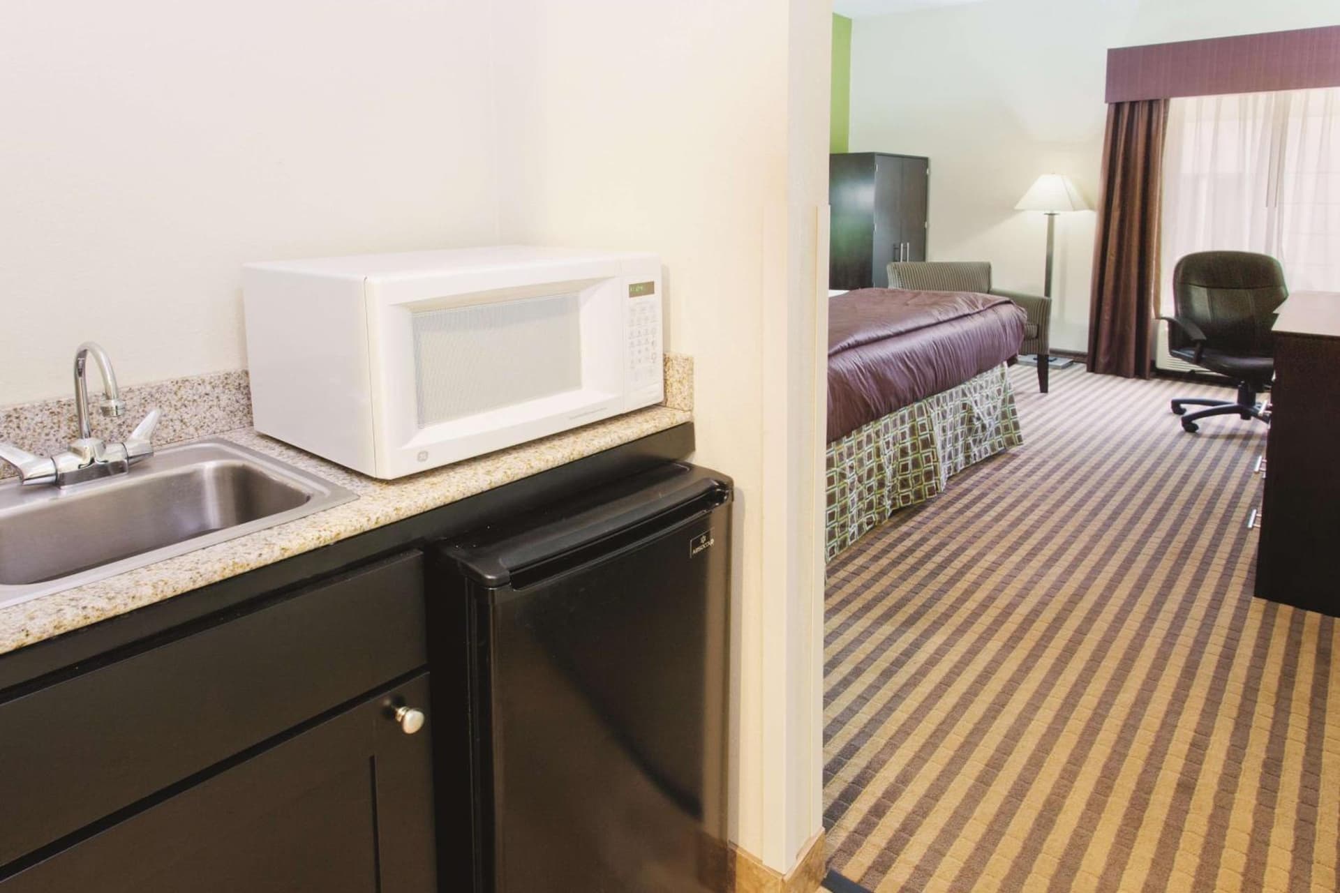 La Quinta by Wyndham Columbus - Grove City gallery photo in Grove City, OH — image 40
