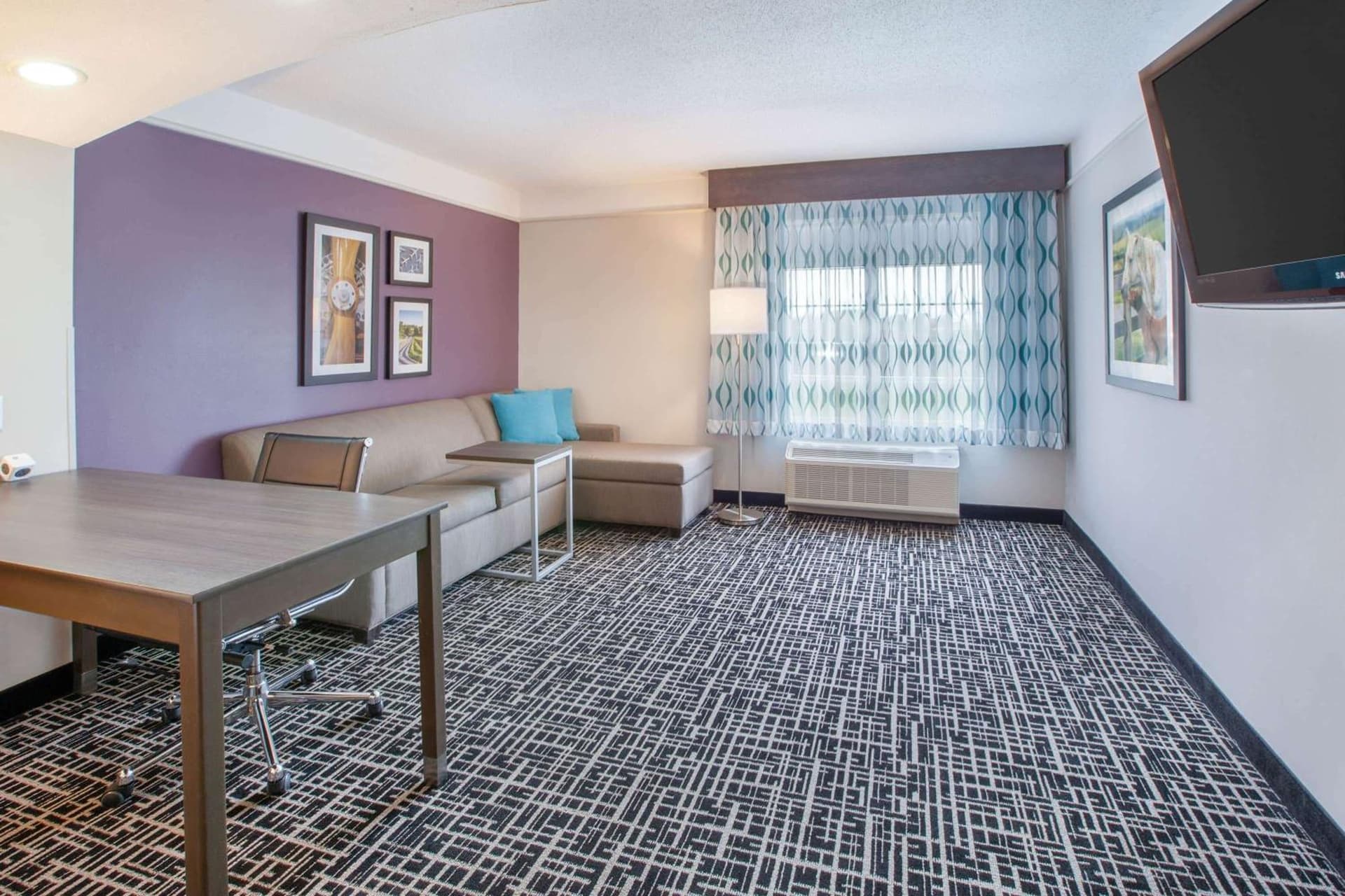 La Quinta by Wyndham Cincinnati Airport Florence gallery photo in Florence, KY — image 21