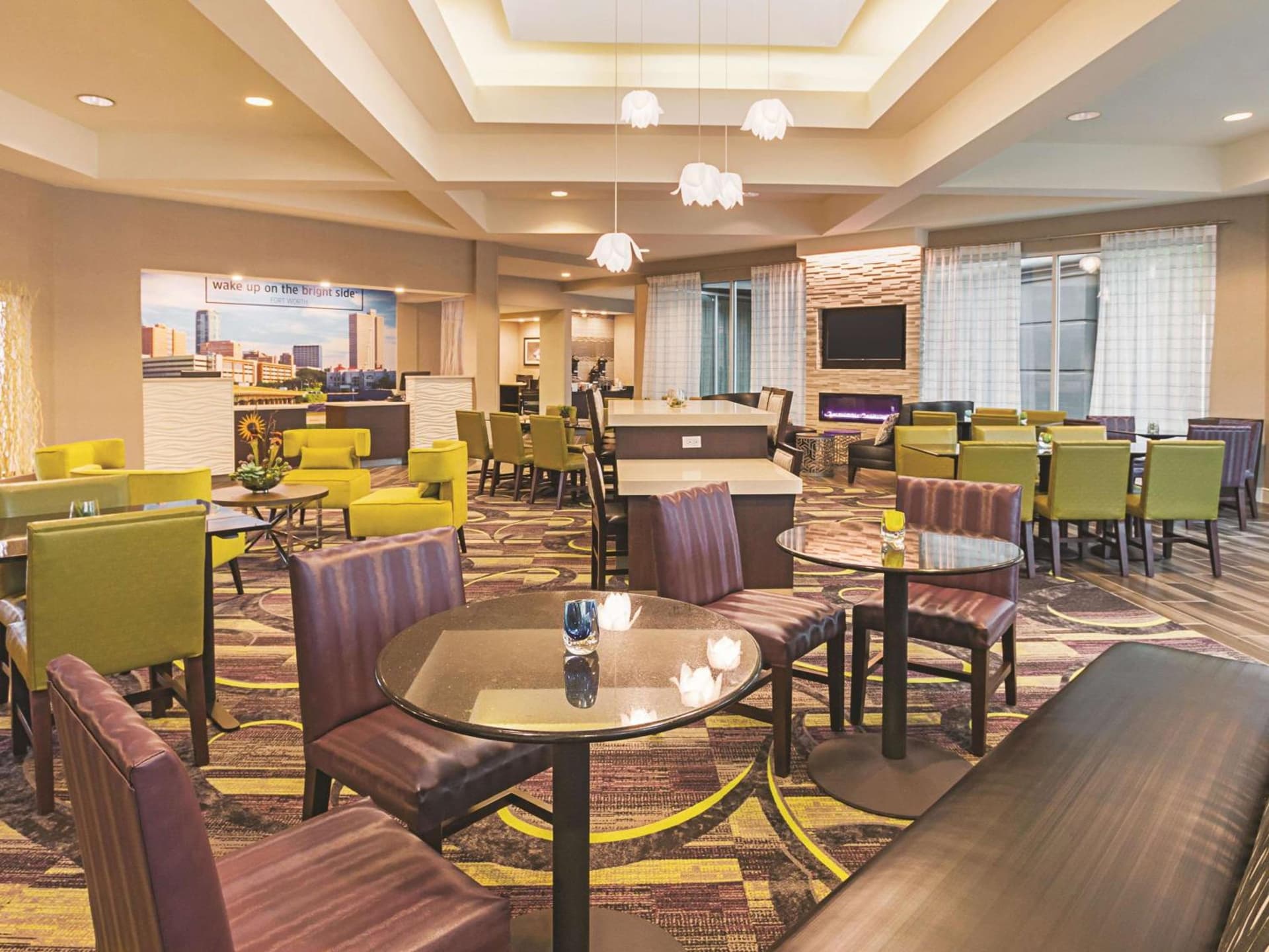 La Quinta by Wyndham Fort Worth City View interior in Fort Worth, TX — gallery photo 2