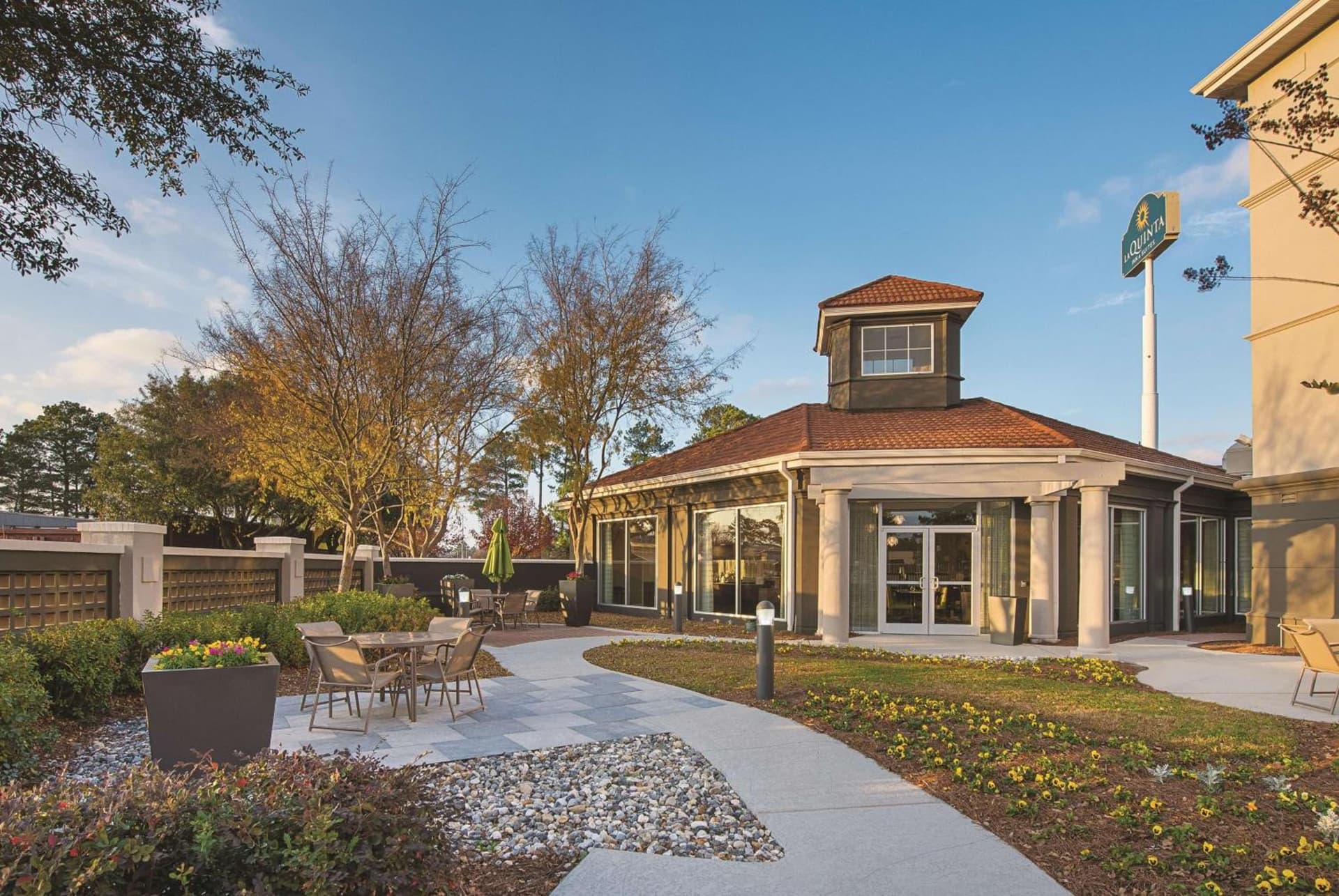 La Quinta Inn & Suites by Wyndham Shreveport Airport gallery photo in Shreveport, LA — image 25
