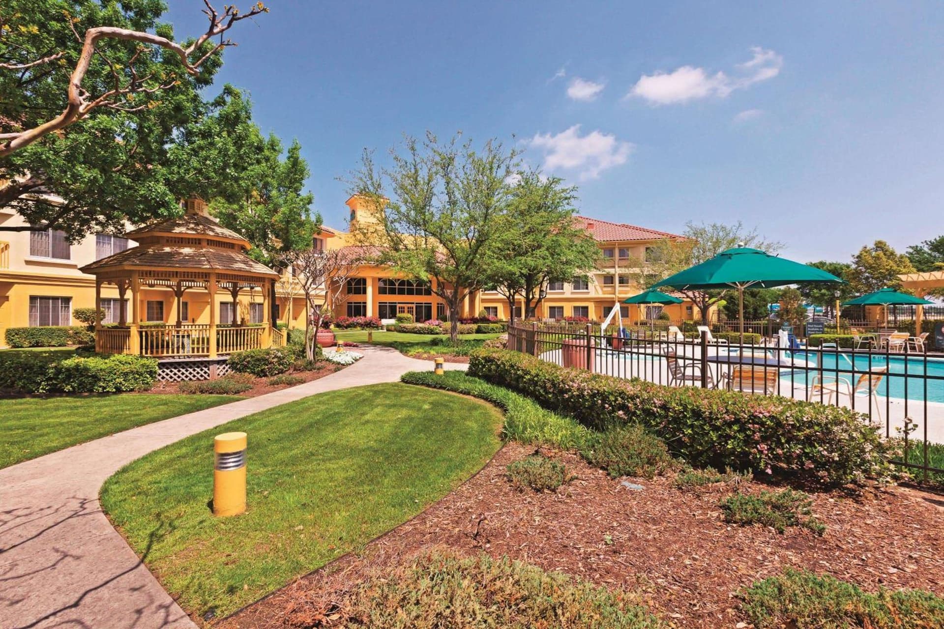 La Quinta by Wyndham Dallas DFW Airport North property views in Irving, TX — gallery photo 3