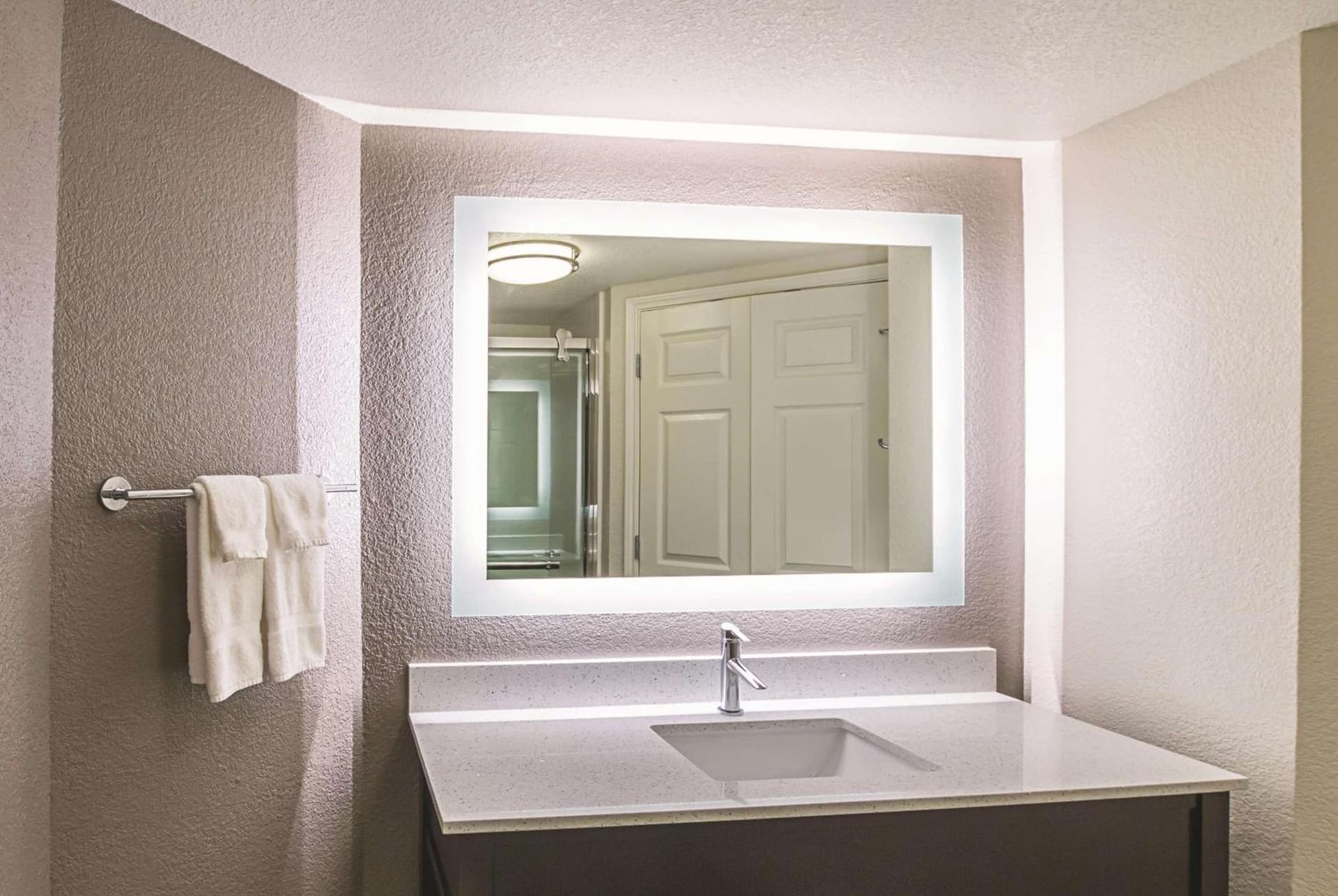 La Quinta by Wyndham Fort Worth North gallery photo in Fort Worth, TX — image 47