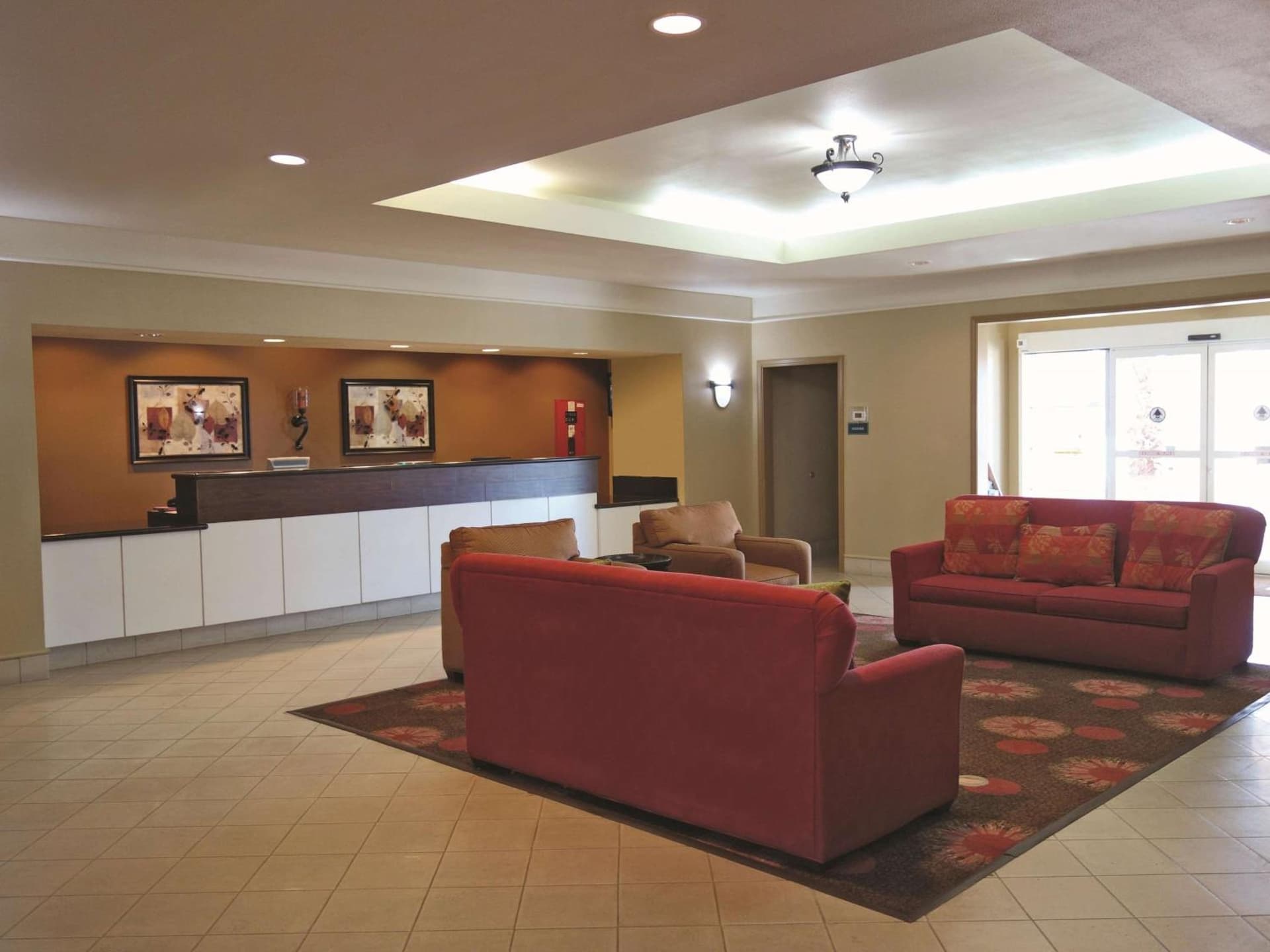 La Quinta by Wyndham Seguin interior in Seguin, TX — gallery photo 2