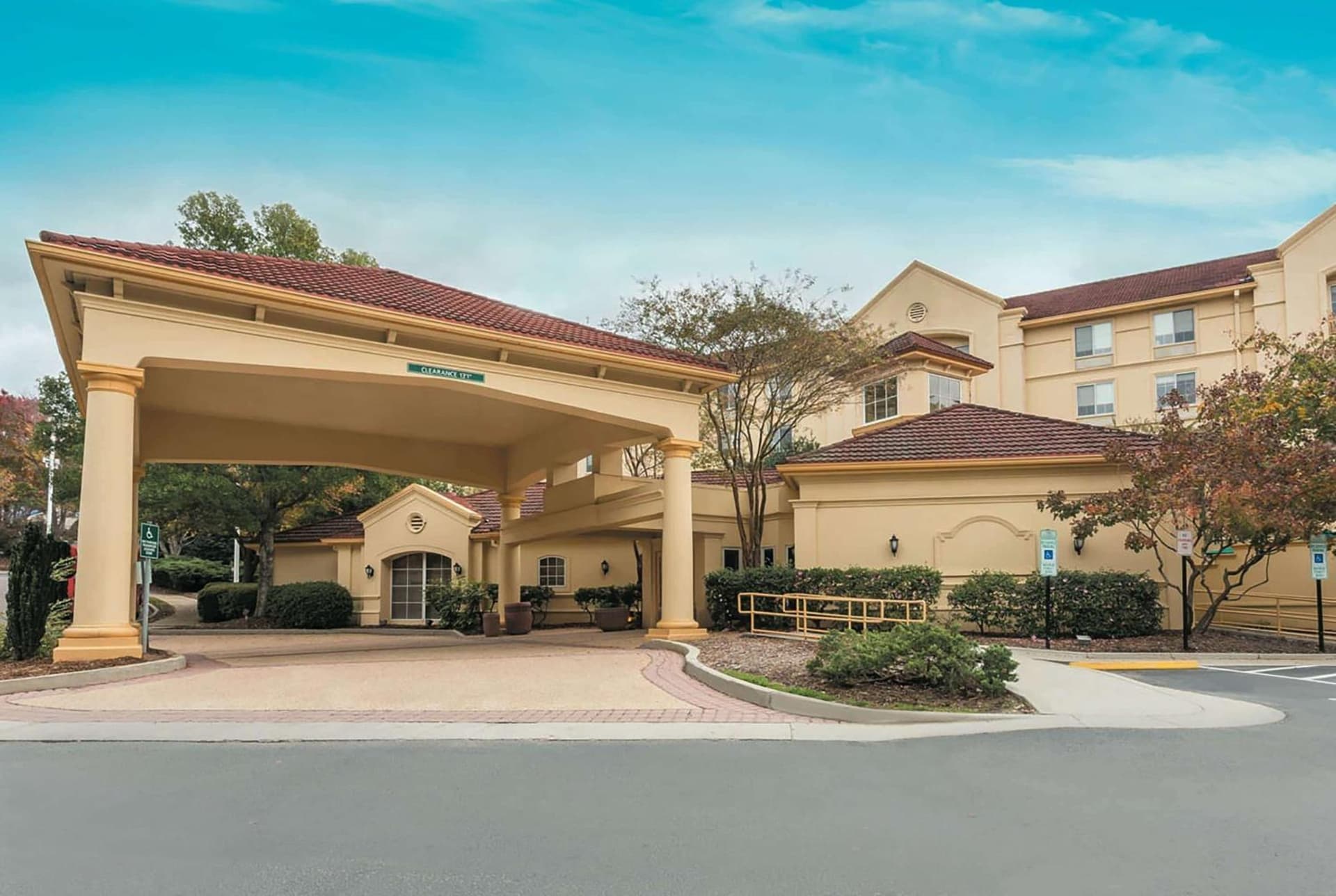 La Quinta by Wyndham Raleigh Crabtree gallery photo in Raleigh, NC — image 12