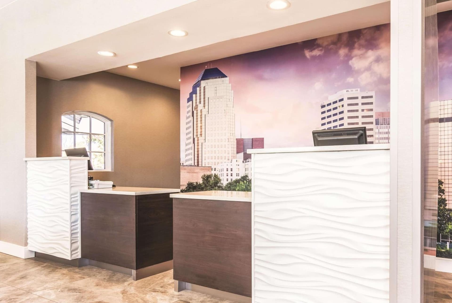 La Quinta Inn & Suites by Wyndham Shreveport Airport gallery photo in Shreveport, LA — image 30