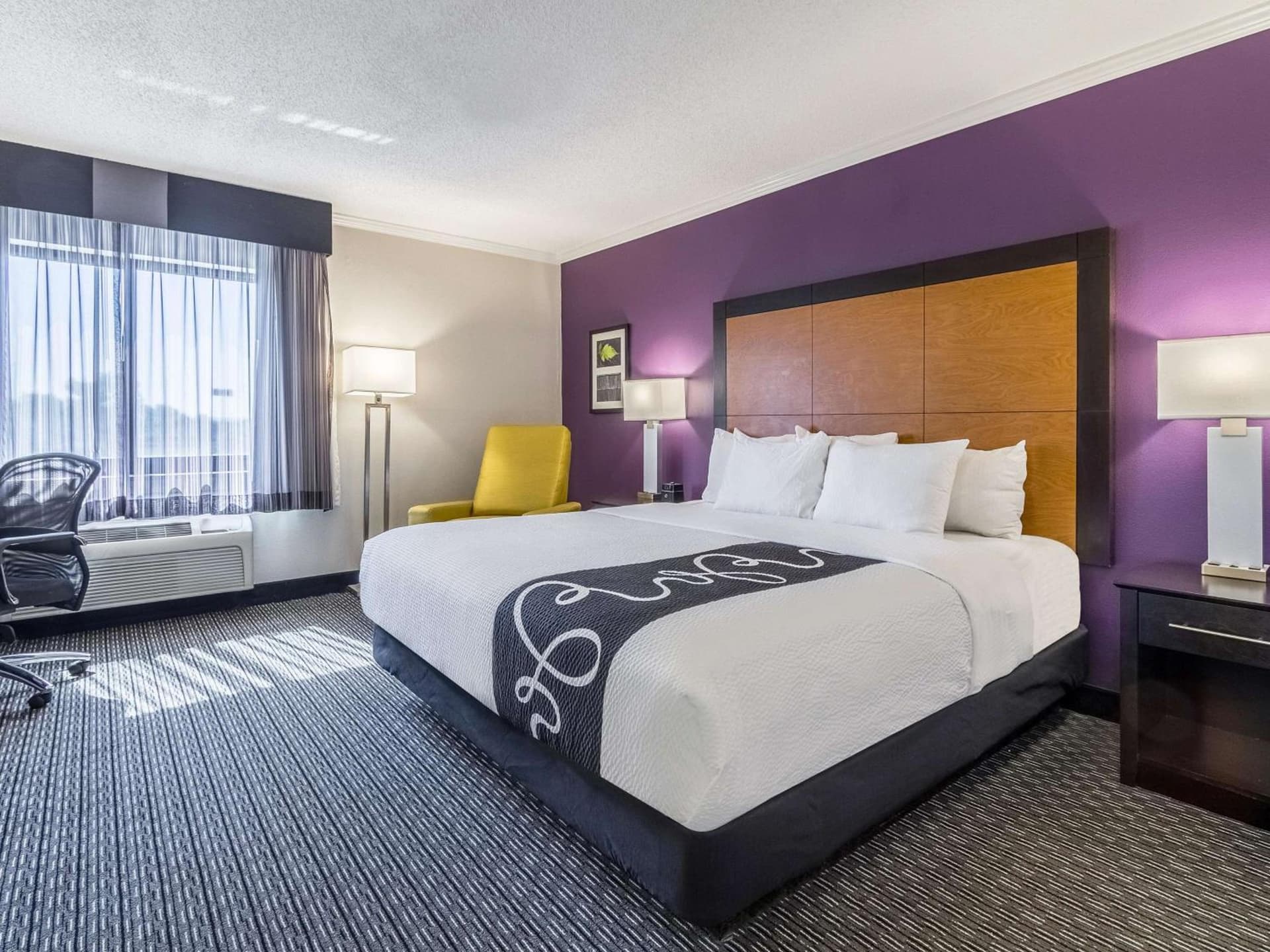 La Quinta Inn & Suites by Wyndham Phoenix Scottsdale gallery photo in Scottsdale, AZ — image 8